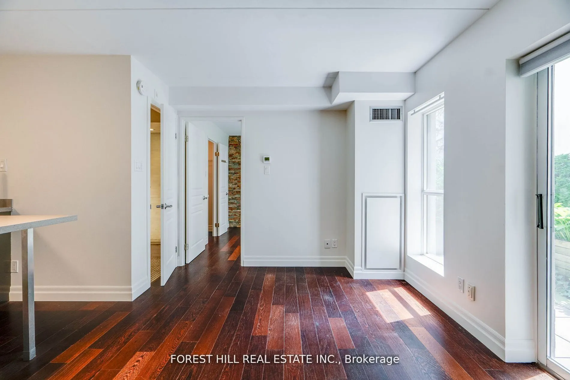 1174 Yonge Street, #203
