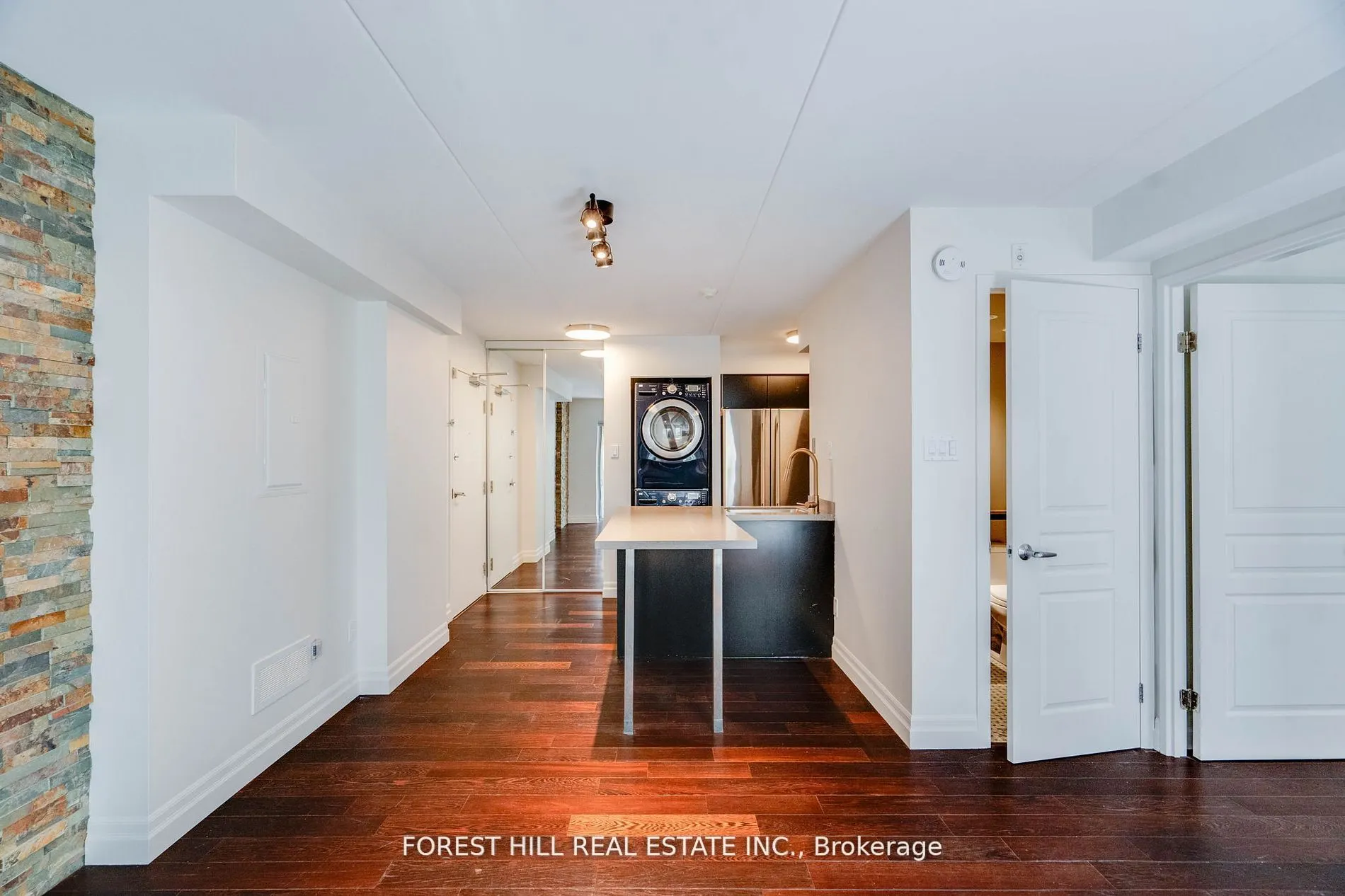 1174 Yonge Street, #203