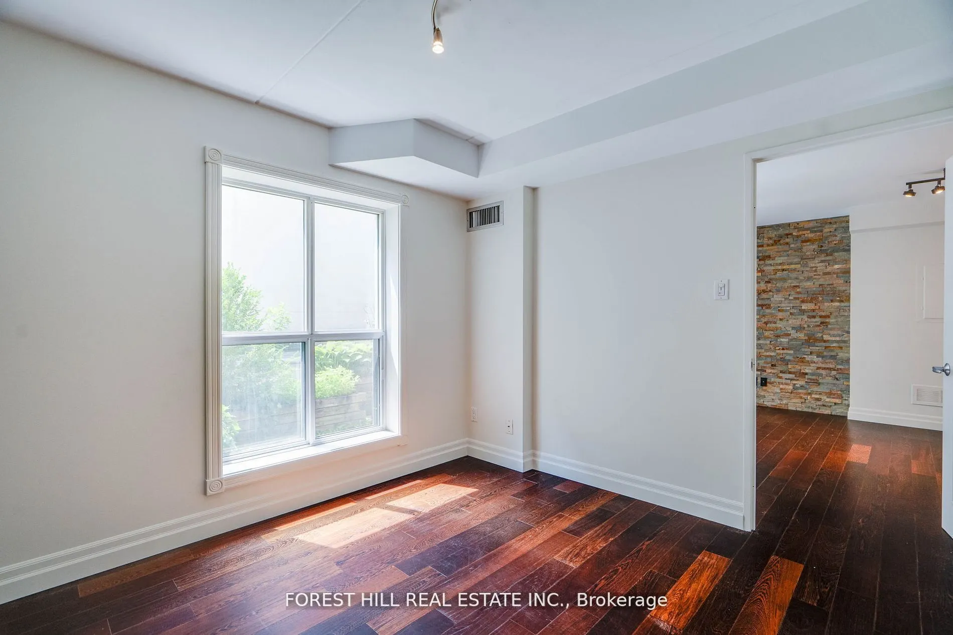 1174 Yonge Street, #203