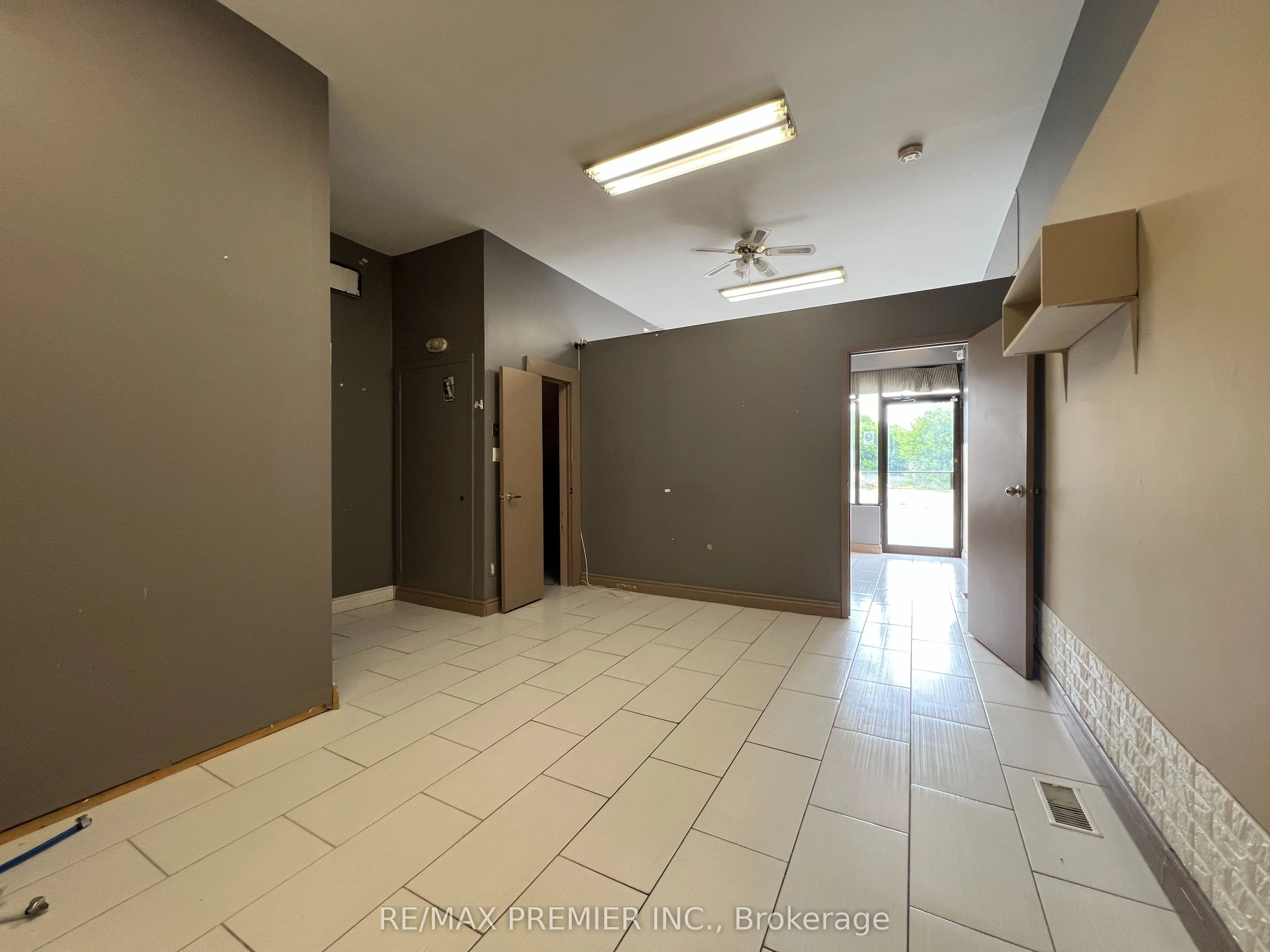 879 Sheppard Avenue W, ##1