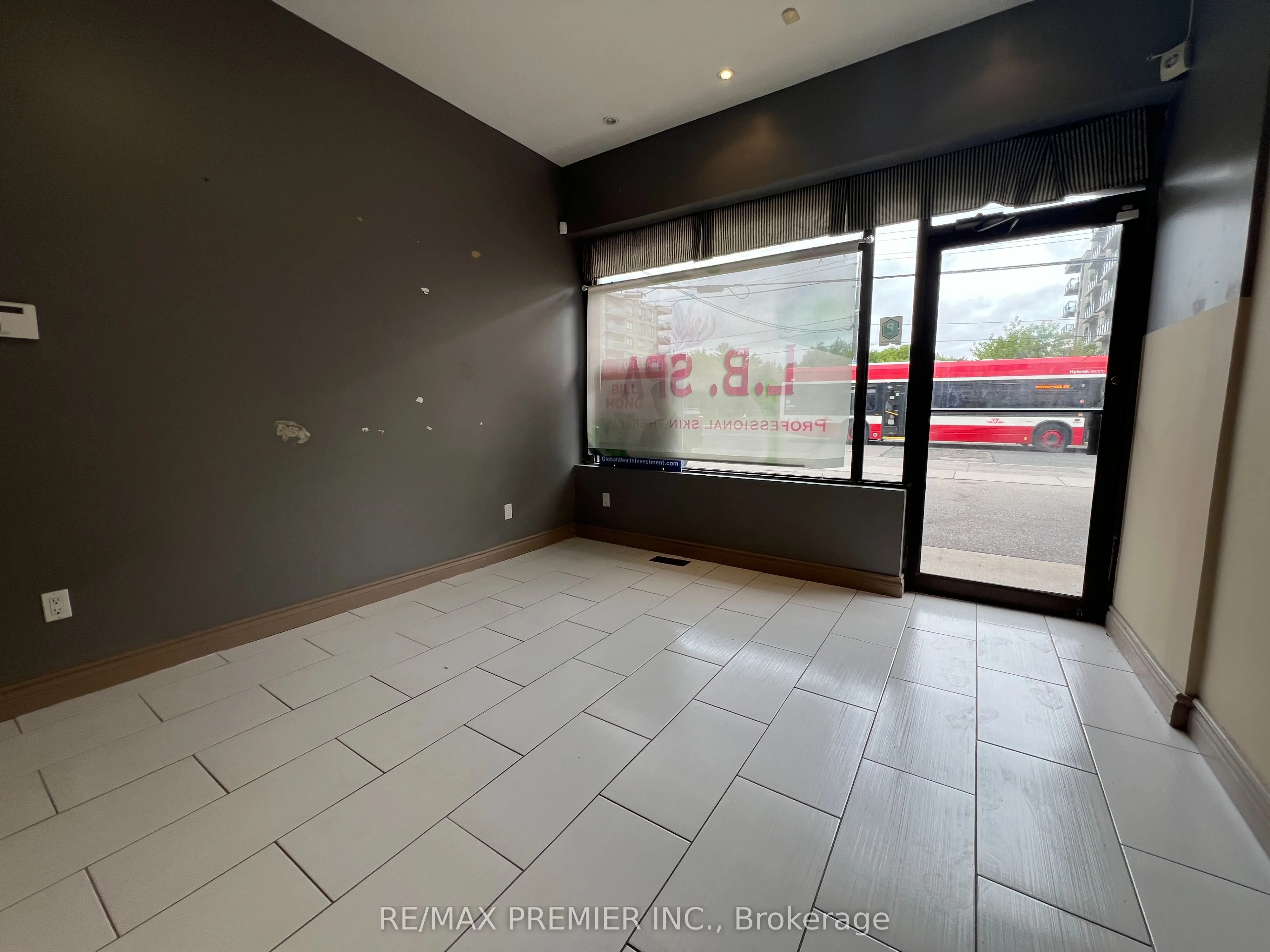 879 Sheppard Avenue W, ##1