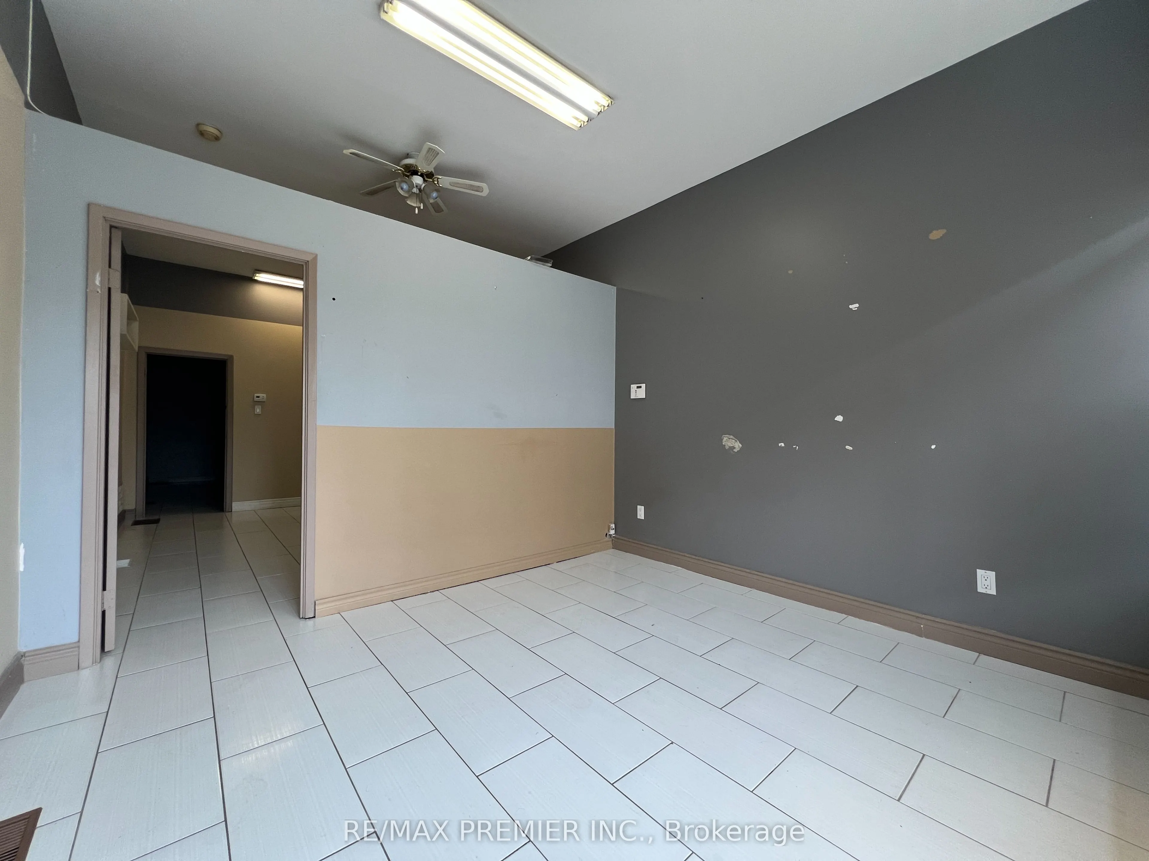 879 Sheppard Avenue W, ##1
