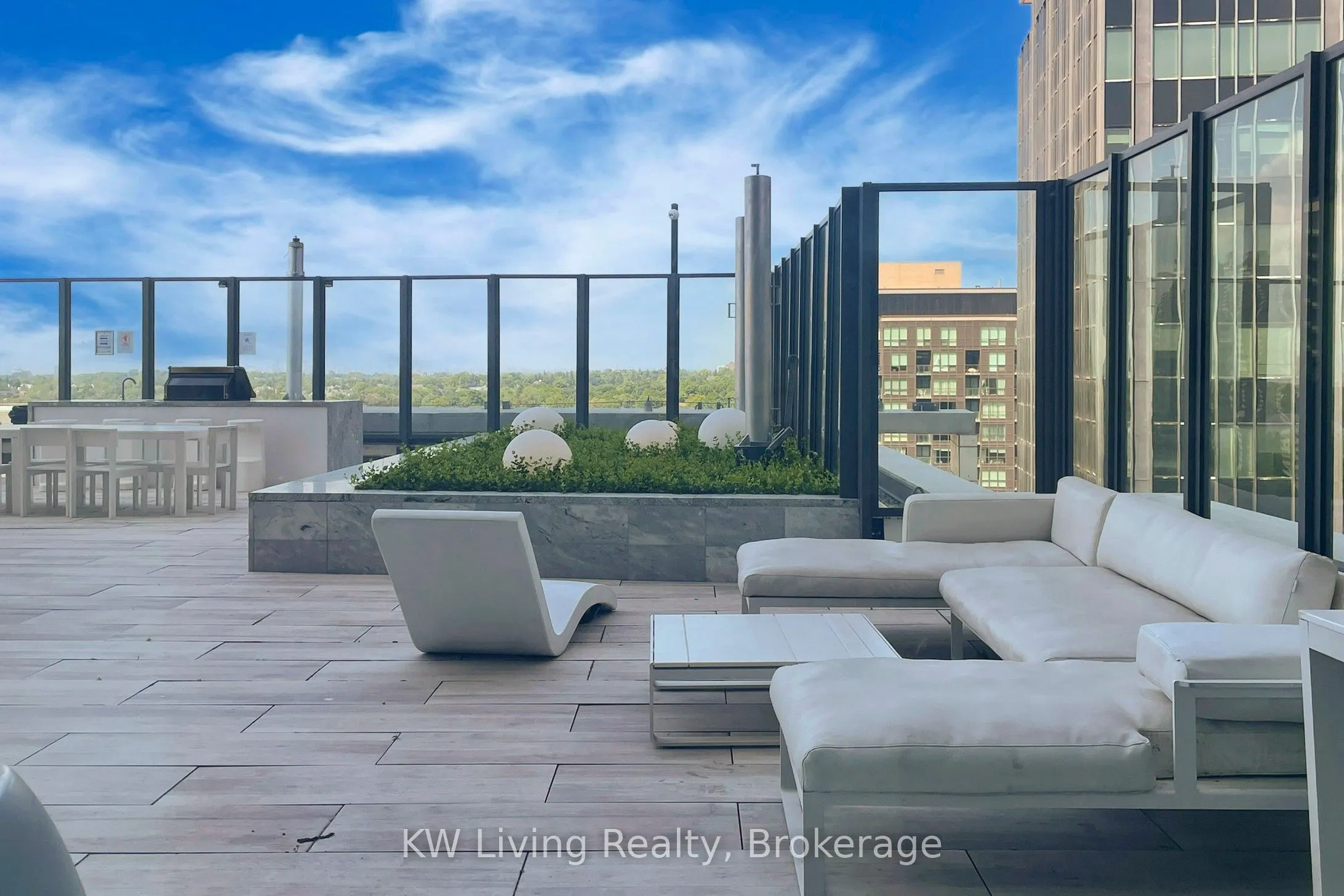 5 Soudan Avenue, #917