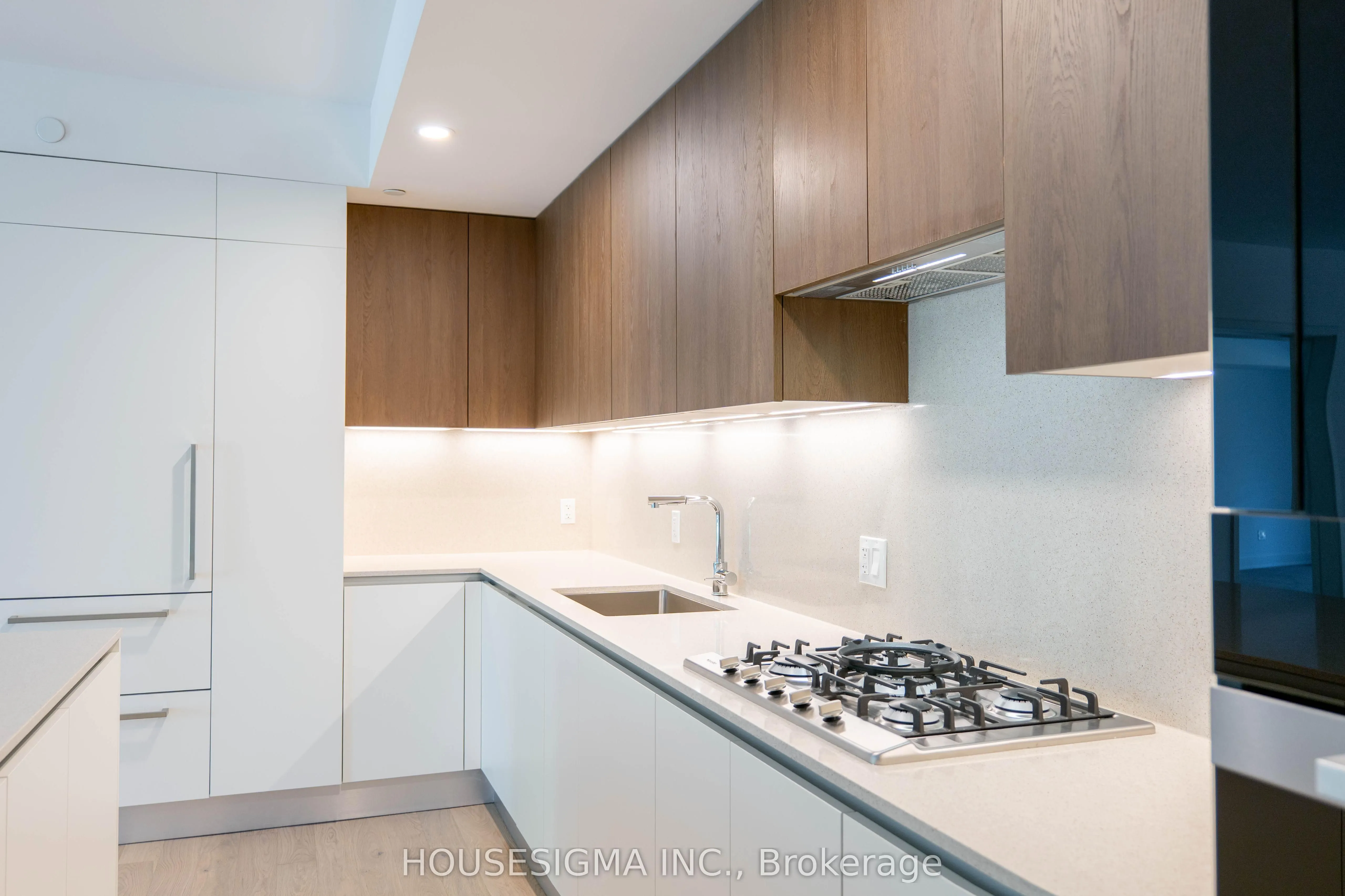 200 Keewatin Avenue, #210G