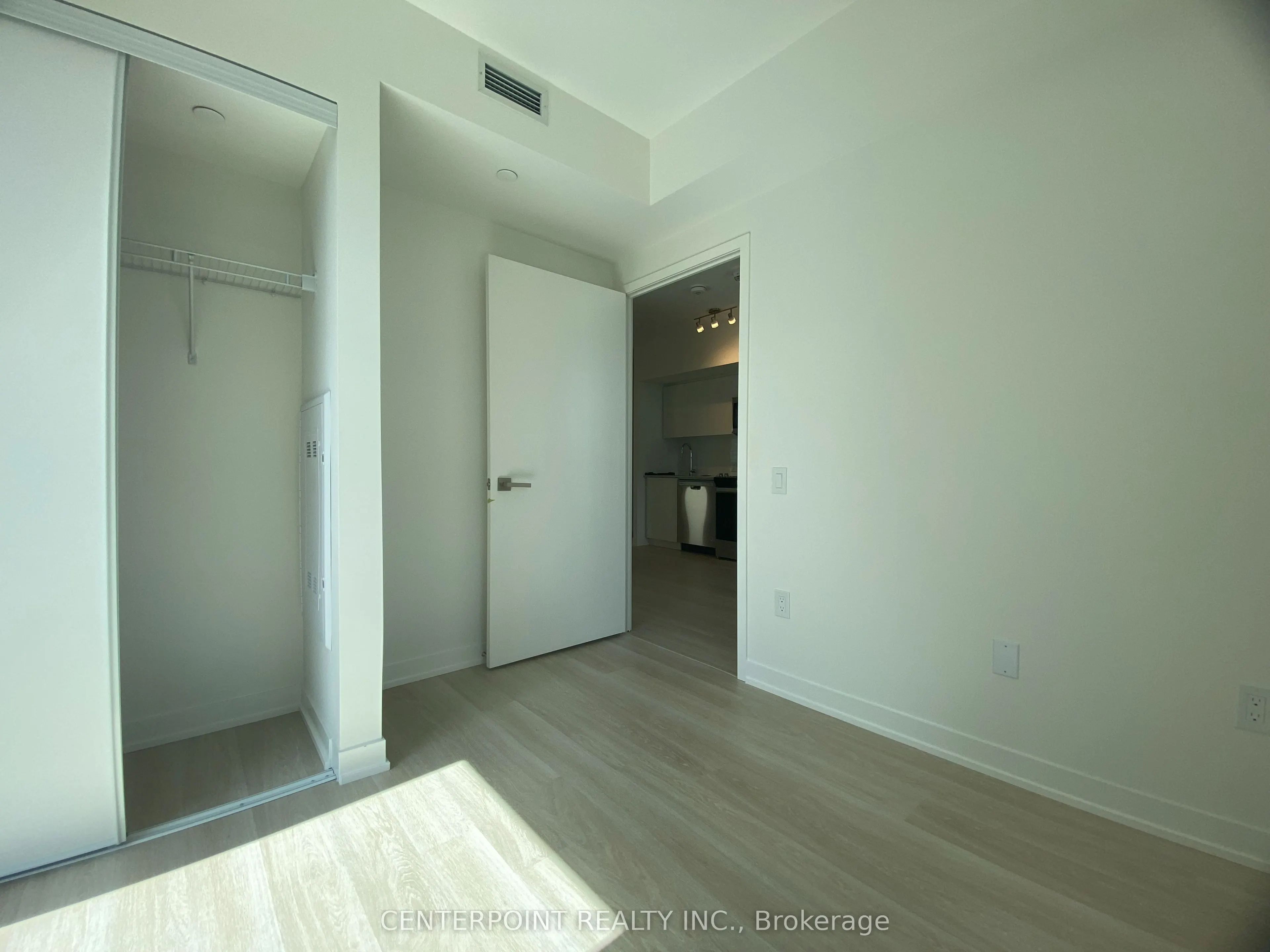 500 Wilson Avenue, #904