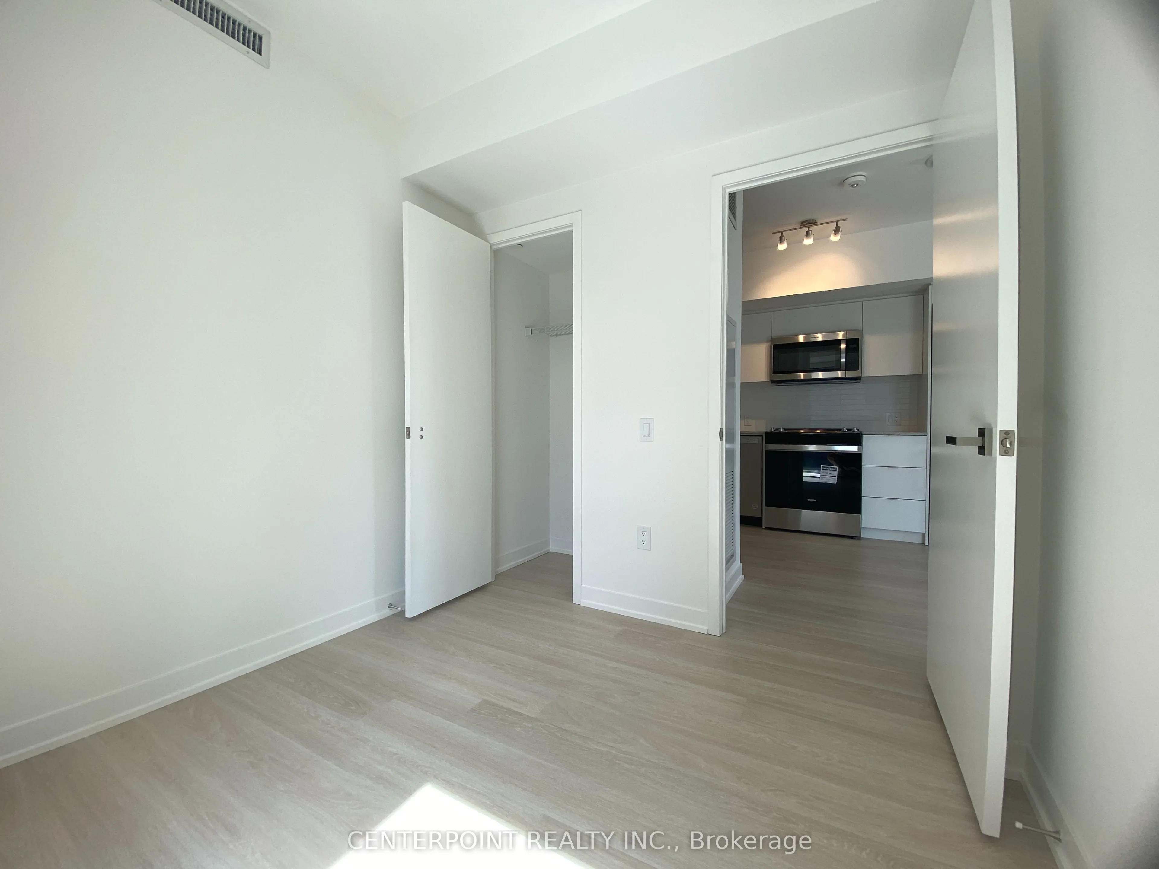 500 Wilson Avenue, #904