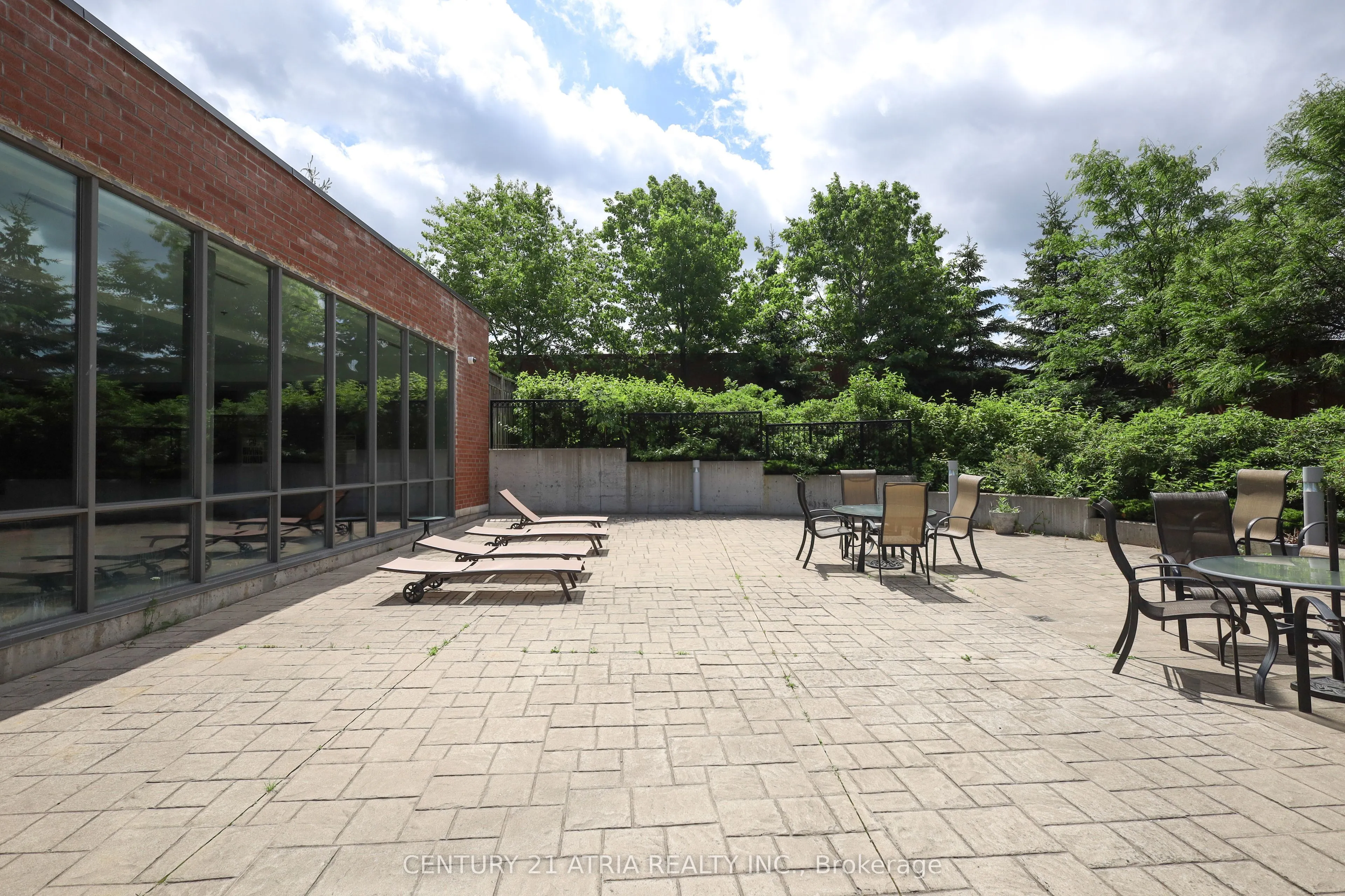120 Dallimore Circle, #513