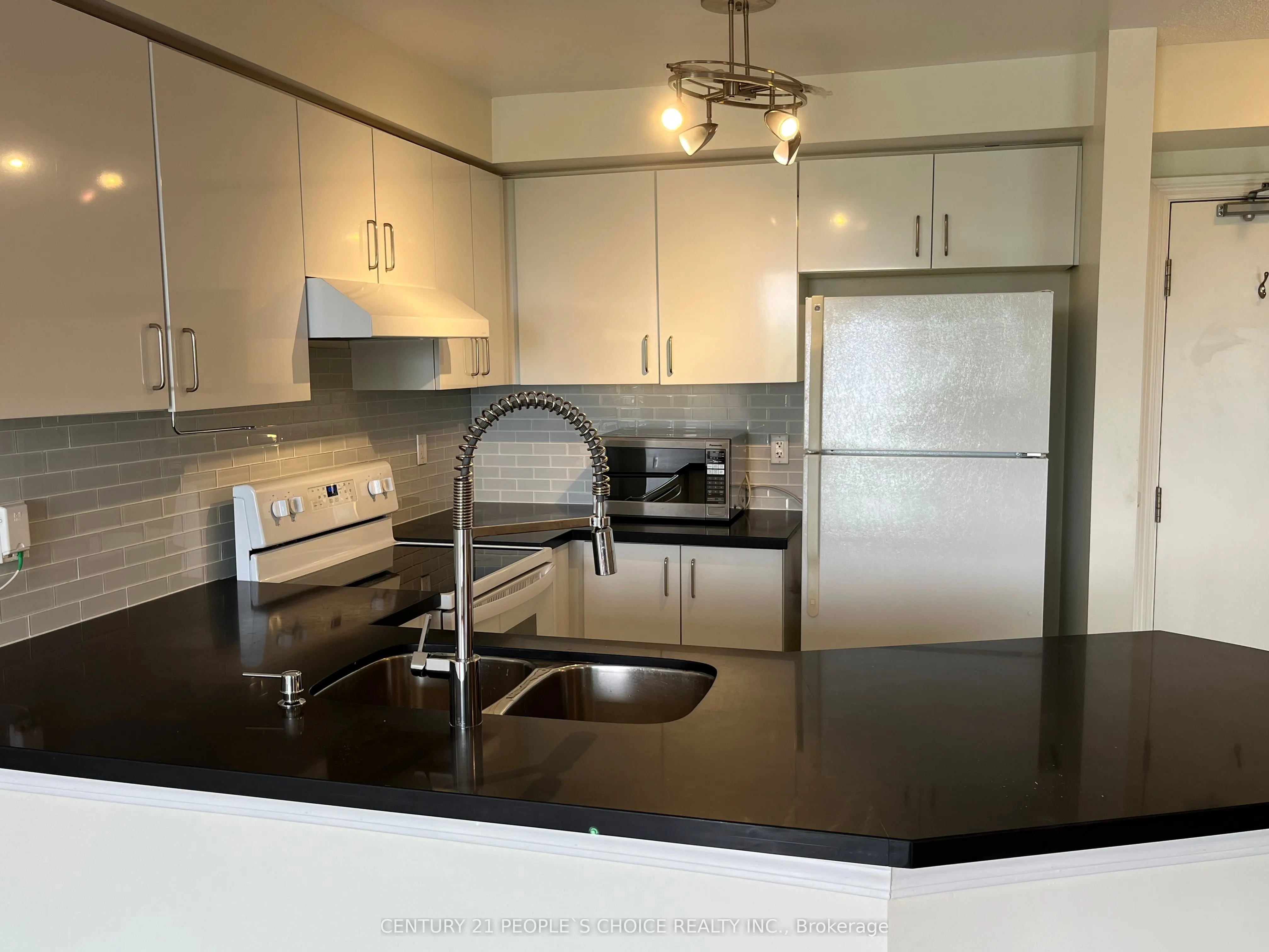 935 Sheppard Avenue W #603