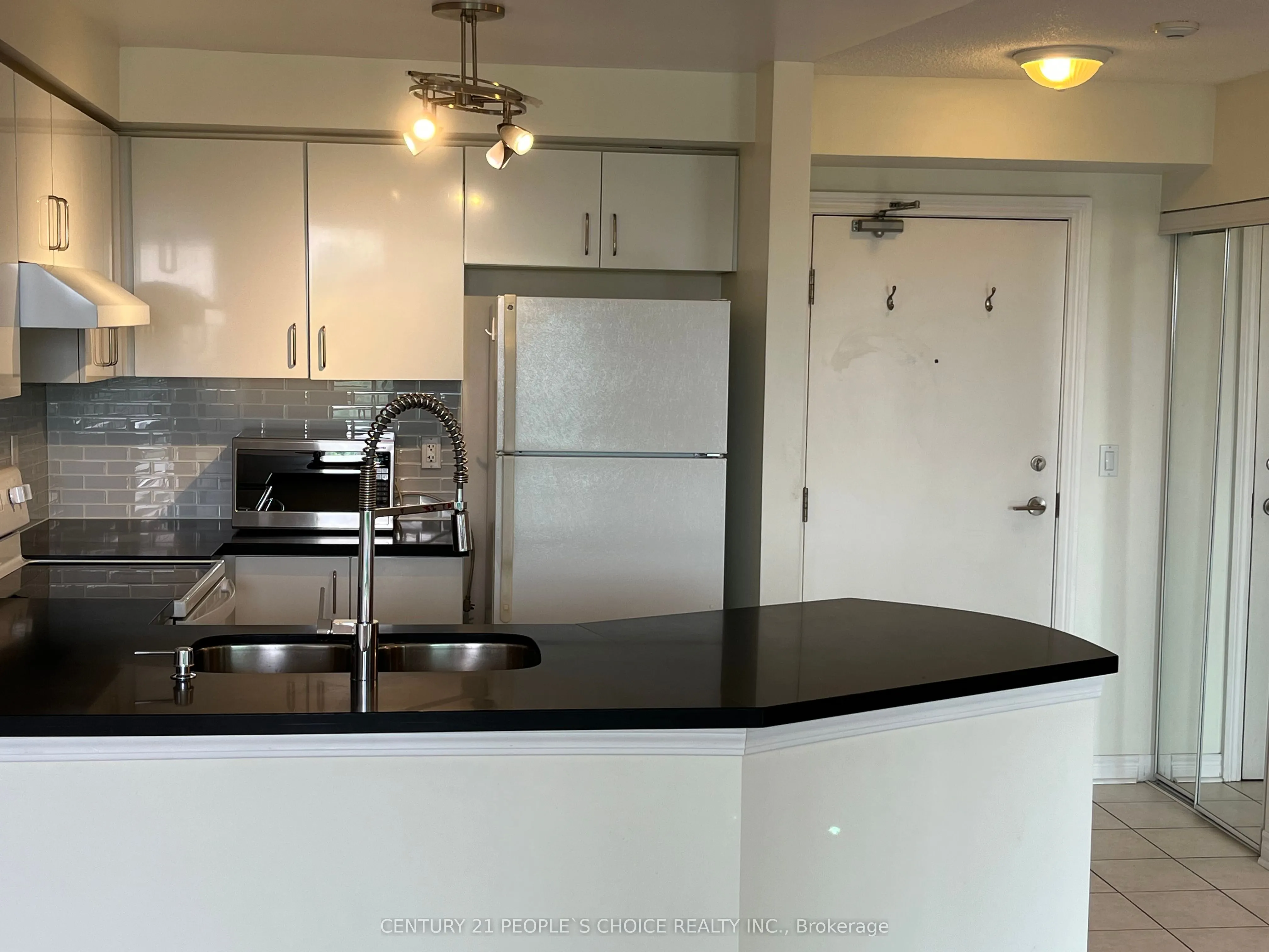 935 Sheppard Avenue W #603