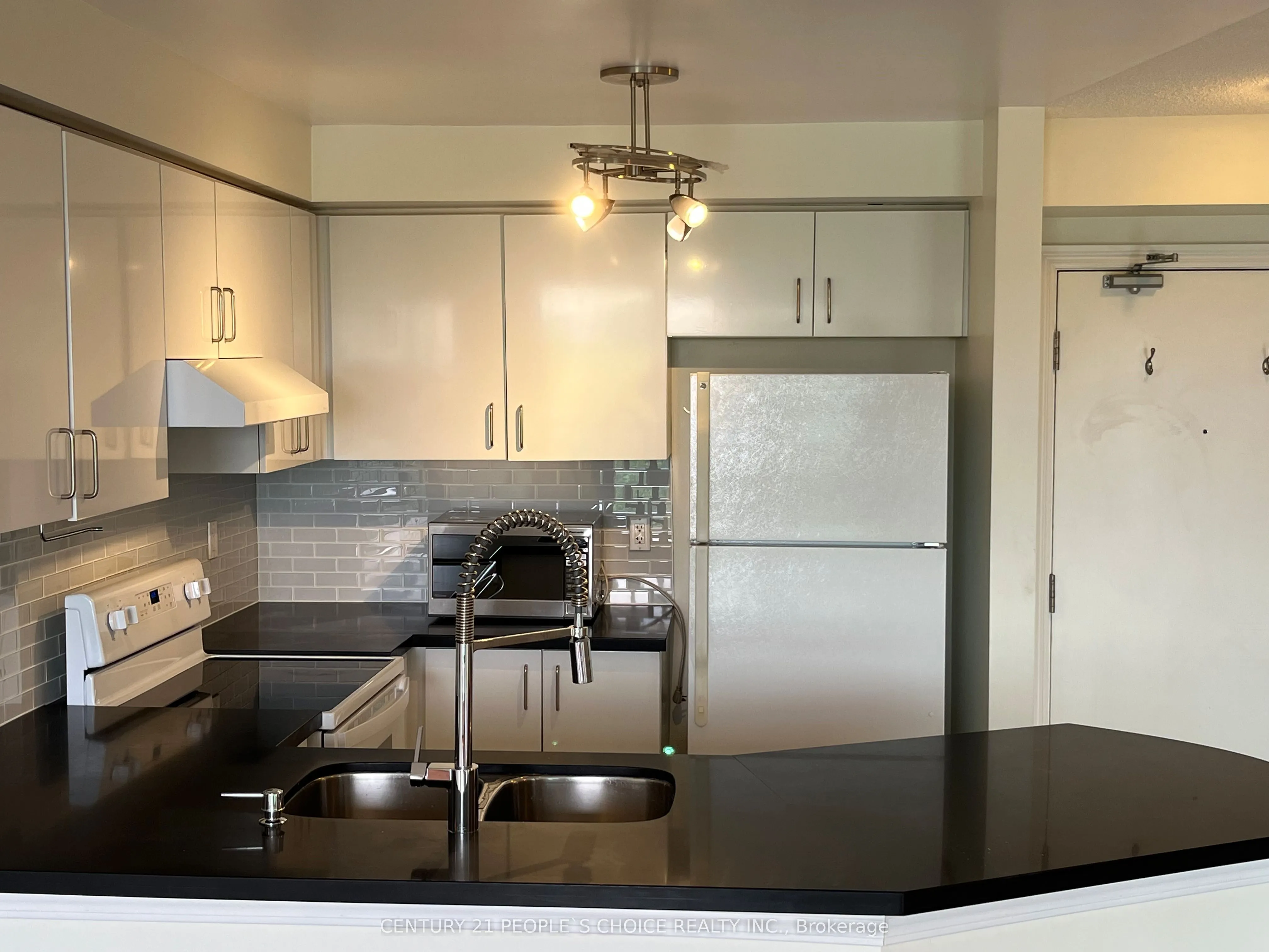 935 Sheppard Avenue W #603