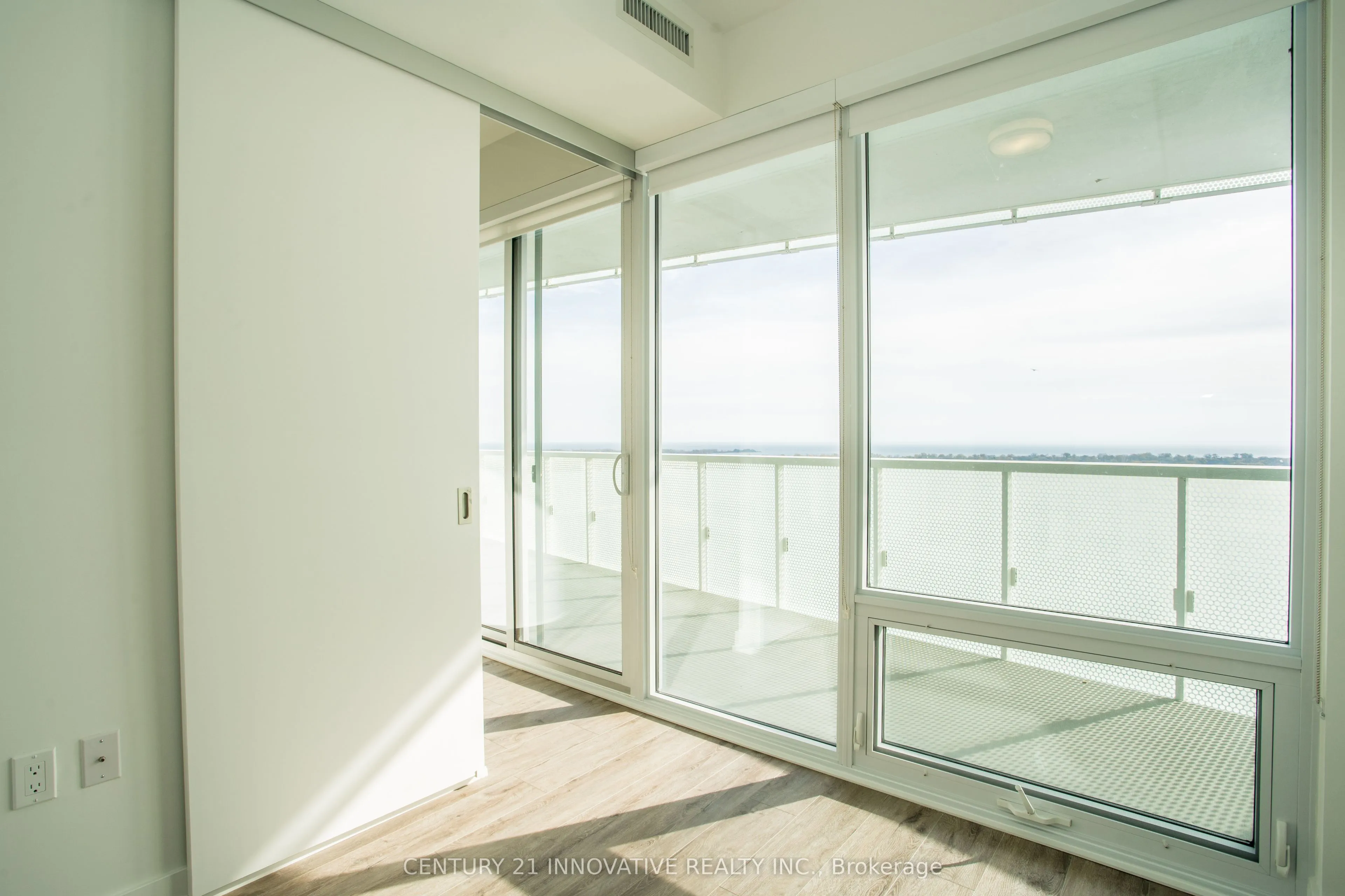15 Queens Quay E, #2403