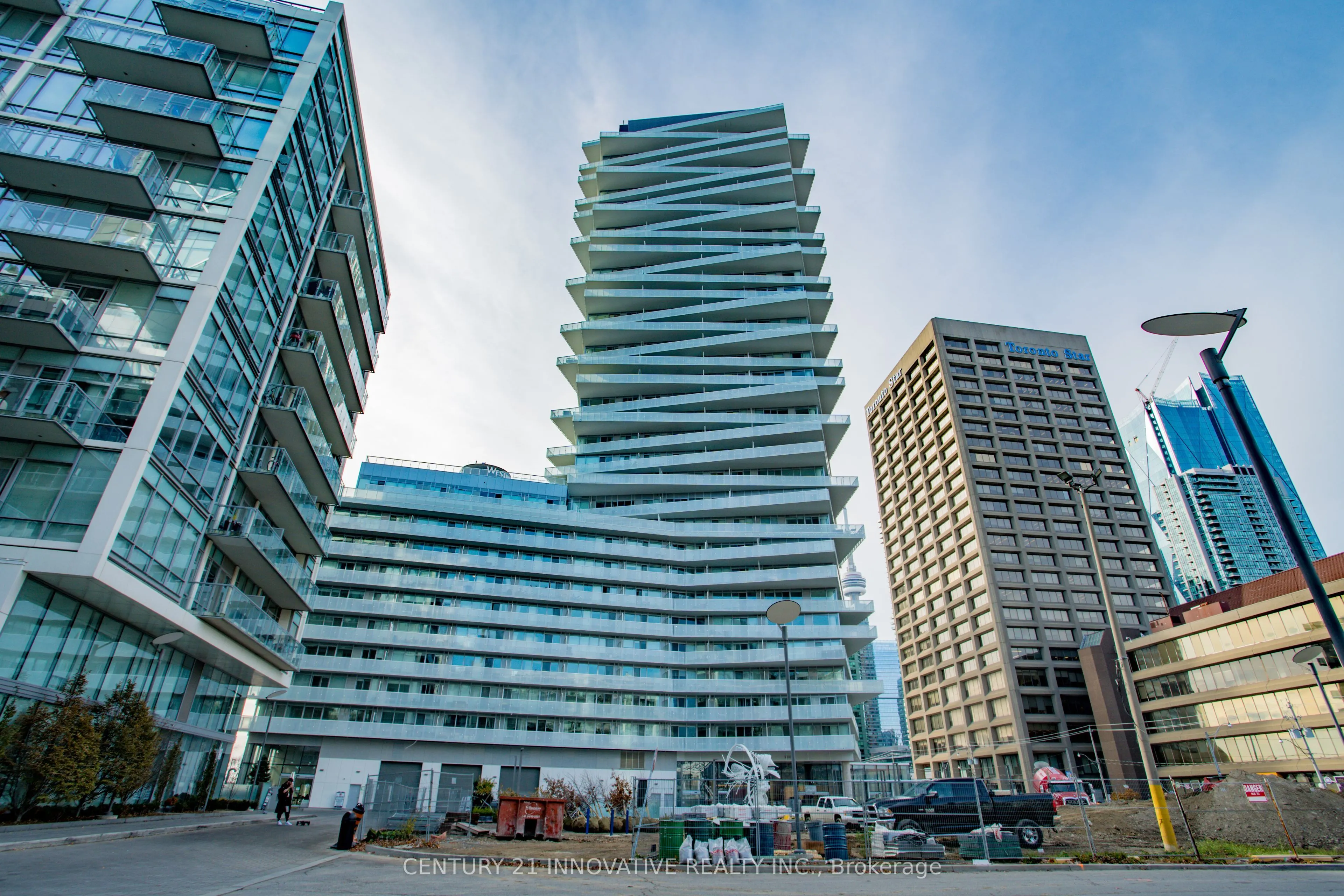 15 Queens Quay E, #2403
