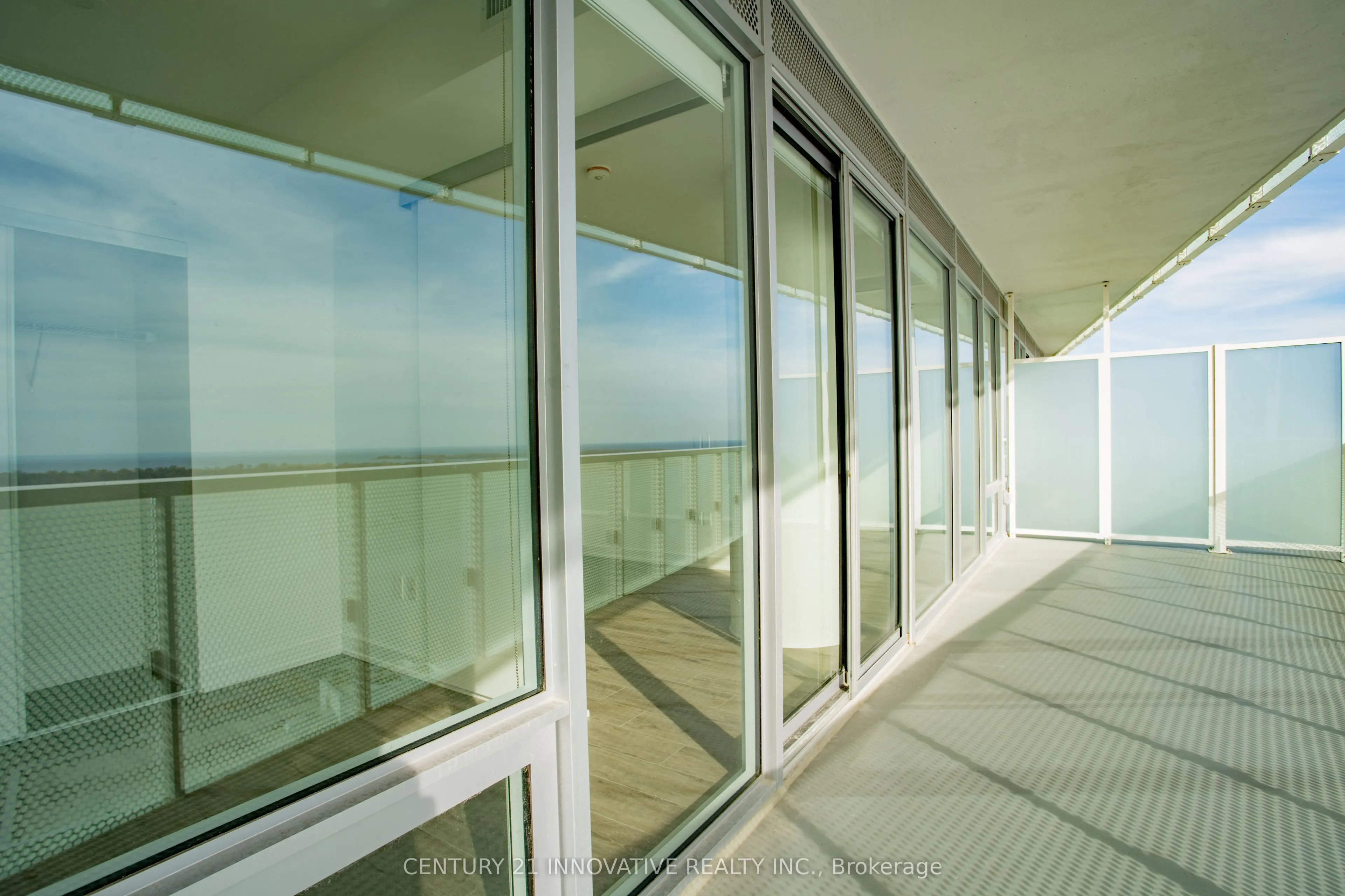 15 Queens Quay E, #2403