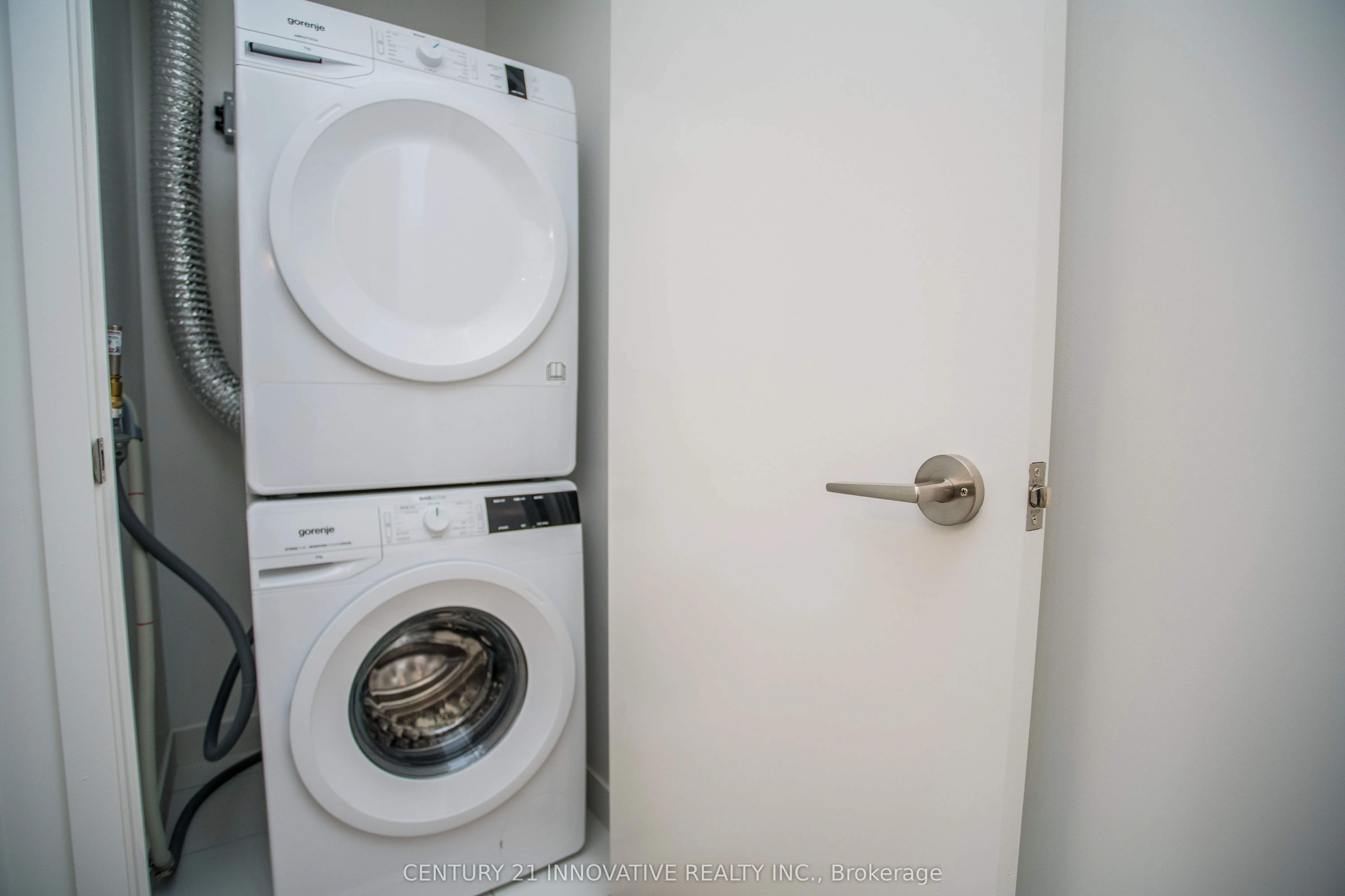 15 Queens Quay E, #2403