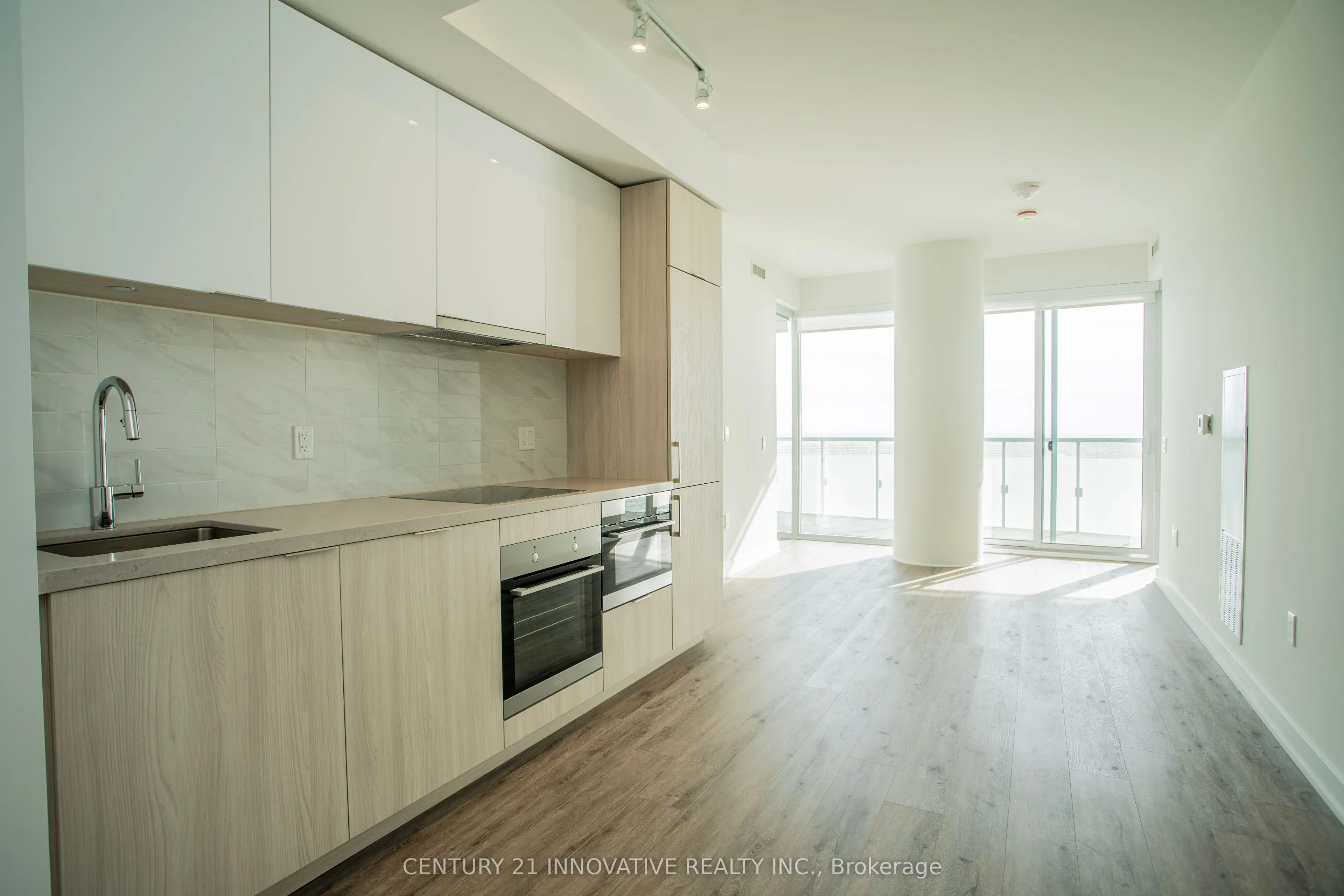 15 Queens Quay E, #2403