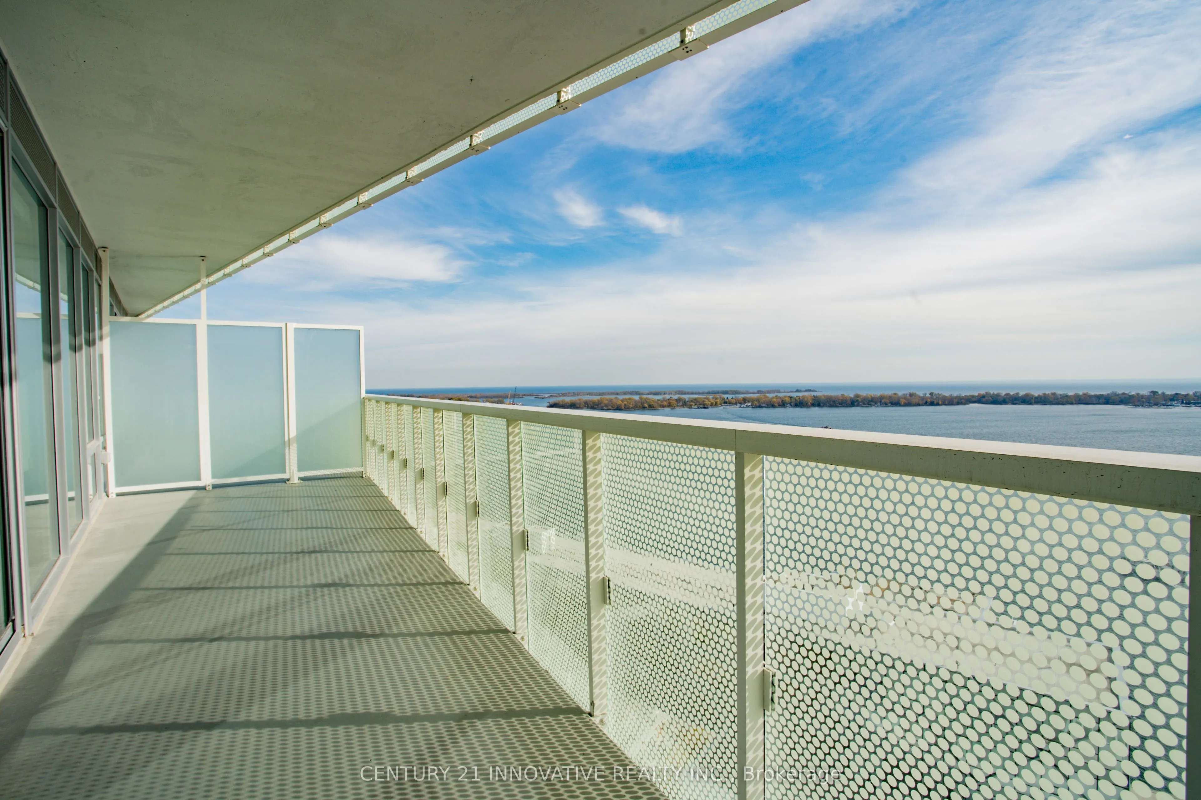 15 Queens Quay E, #2403