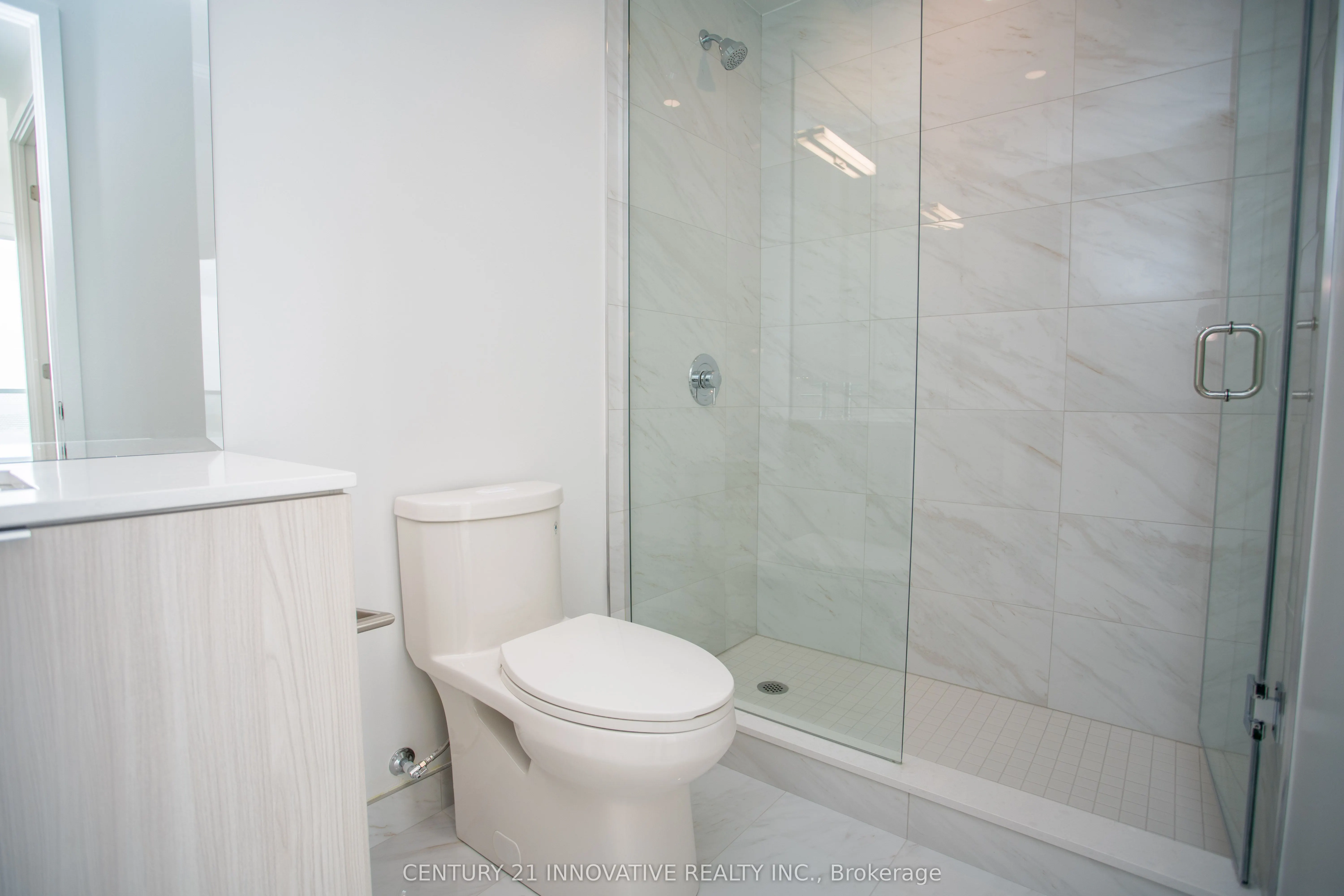 15 Queens Quay E, #2403