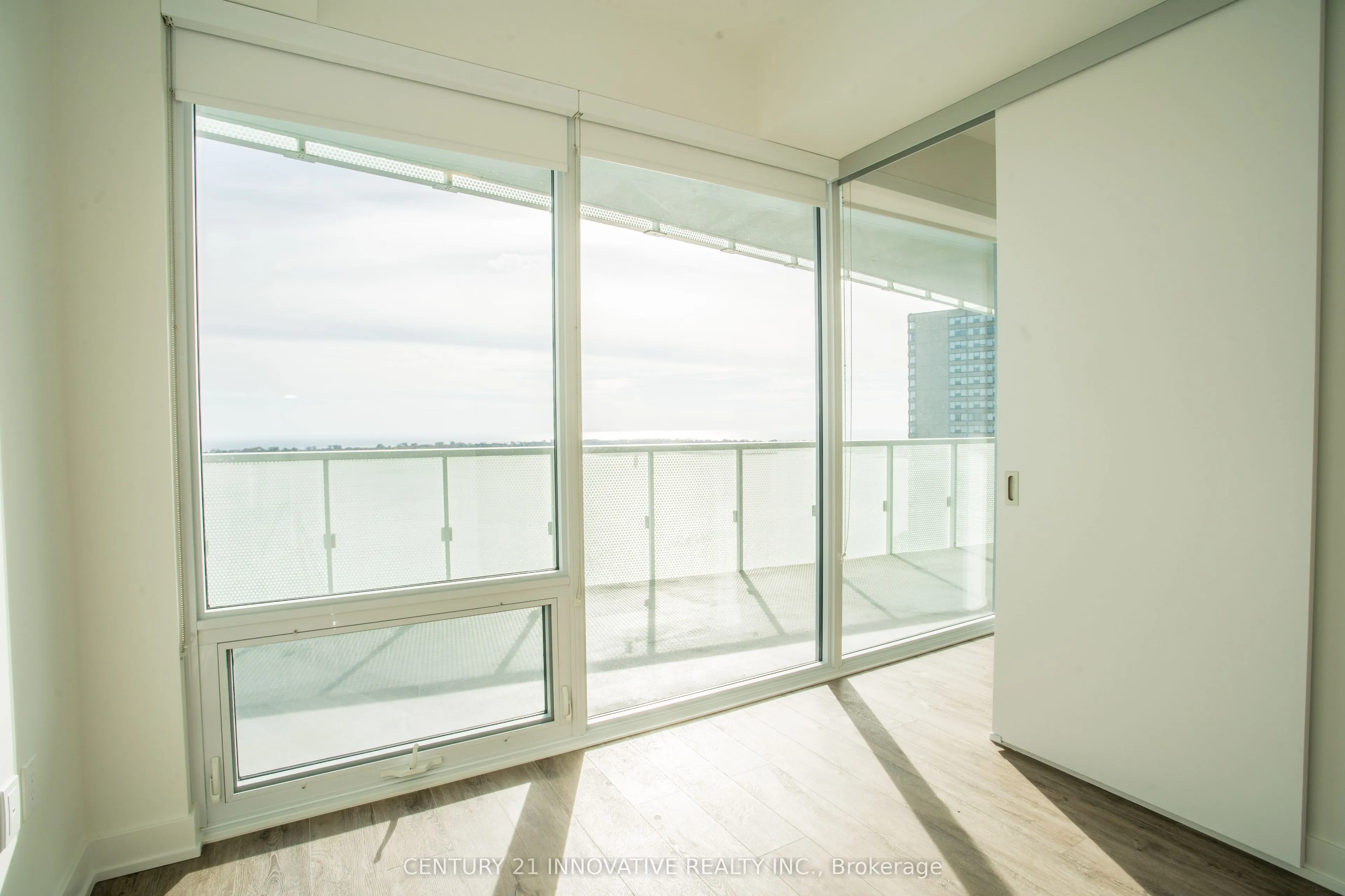 15 Queens Quay E, #2403