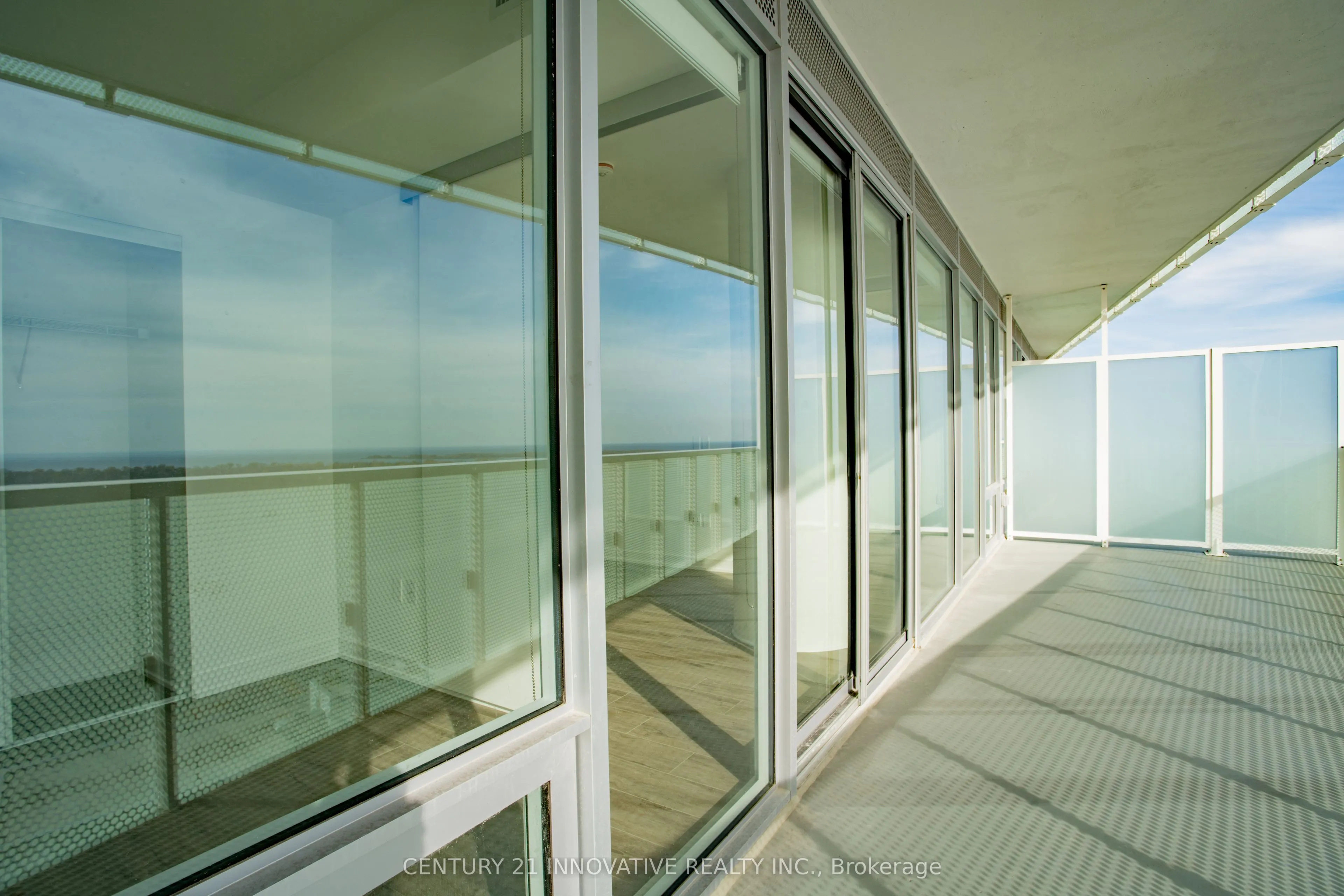 15 Queens Quay E, #2403