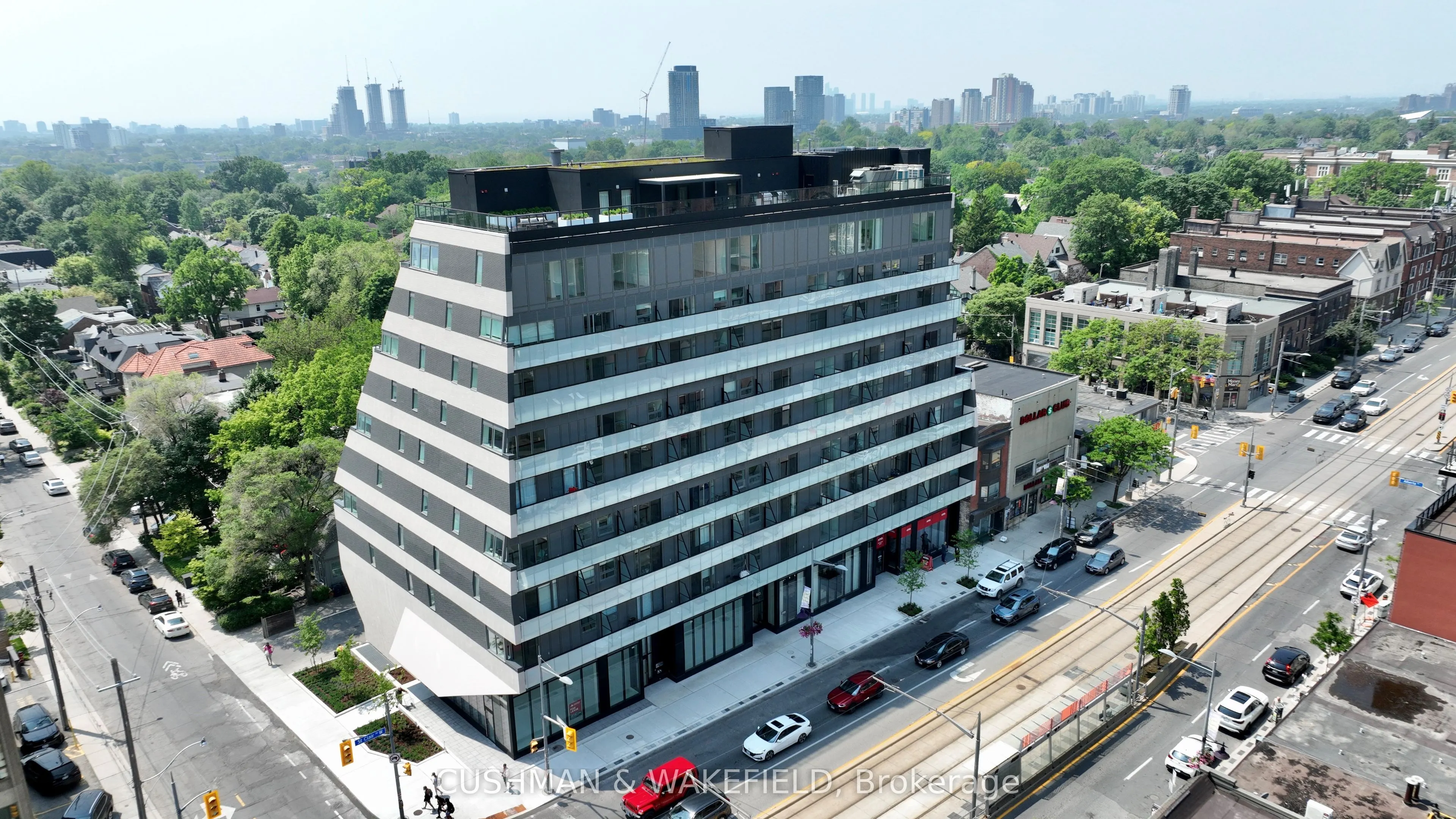 861 St. Clair Avenue W