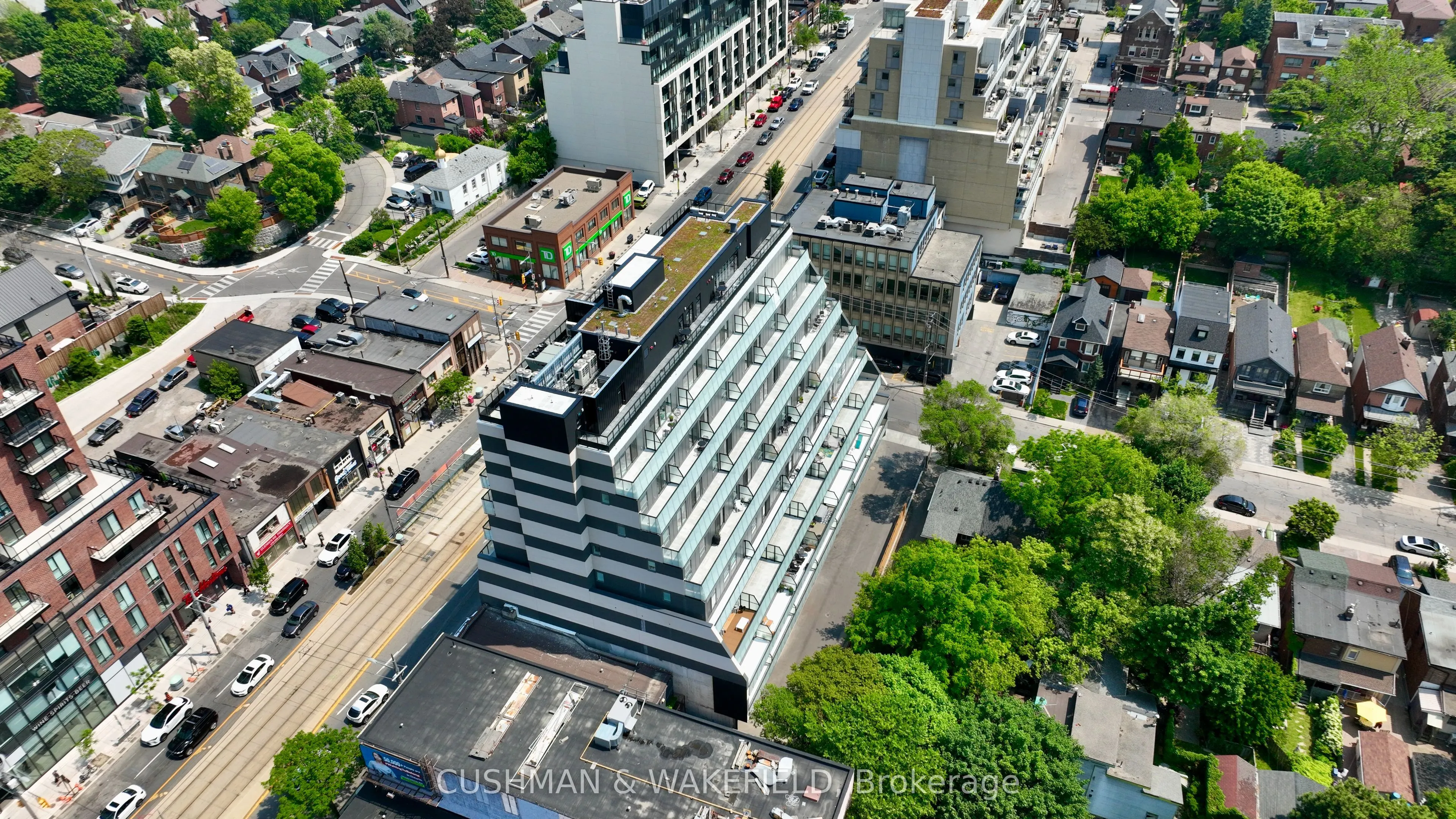 861 St. Clair Avenue W