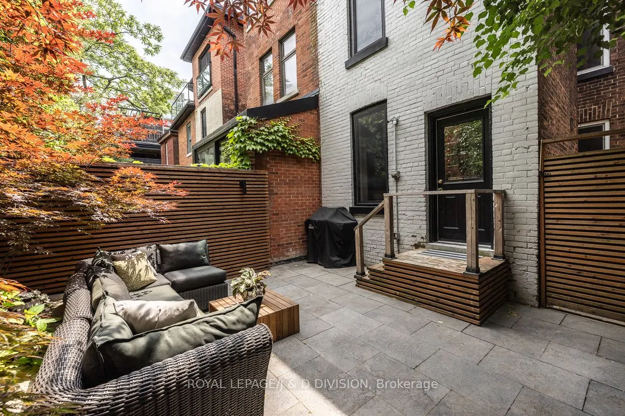 16 Boswell Avenue