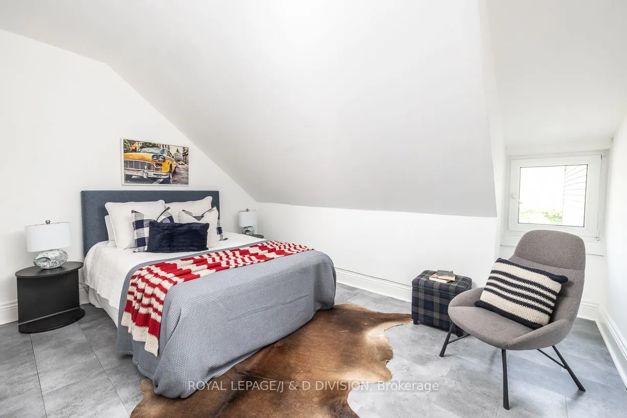 16 Boswell Avenue