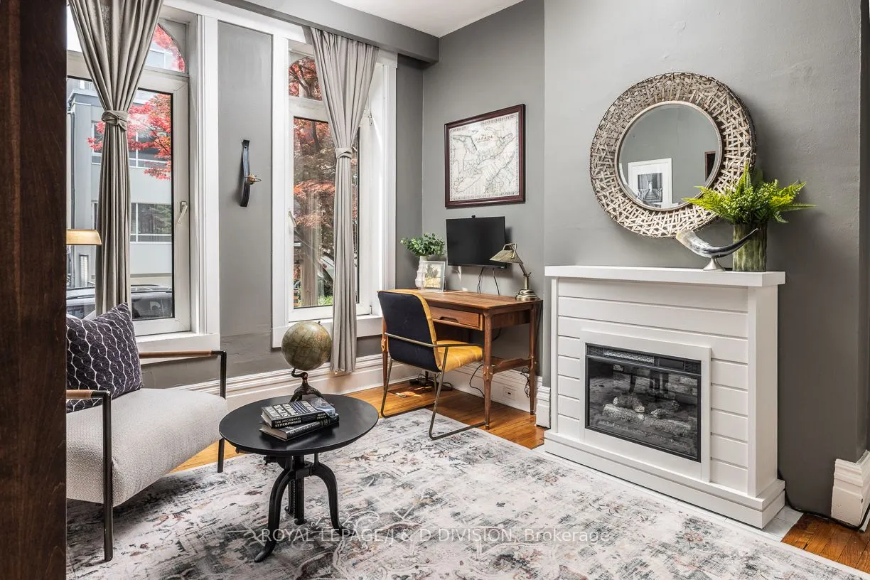 16 Boswell Avenue