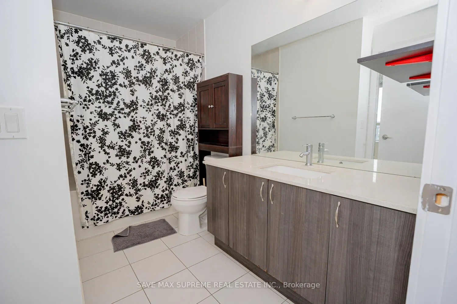 7 Kenaston Gardens E, #220