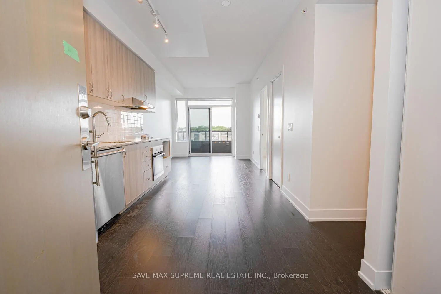 7 Kenaston Gardens E, #220