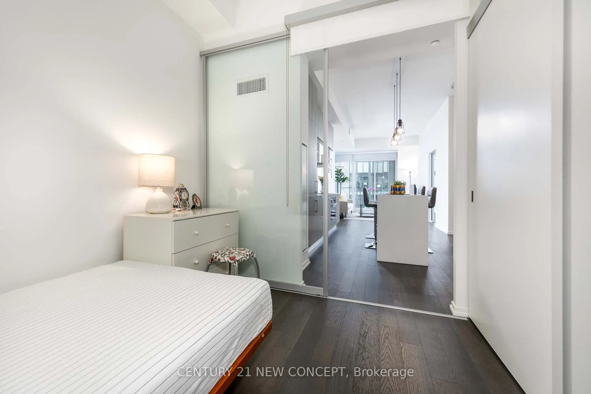 5 Soudan Avenue, #912