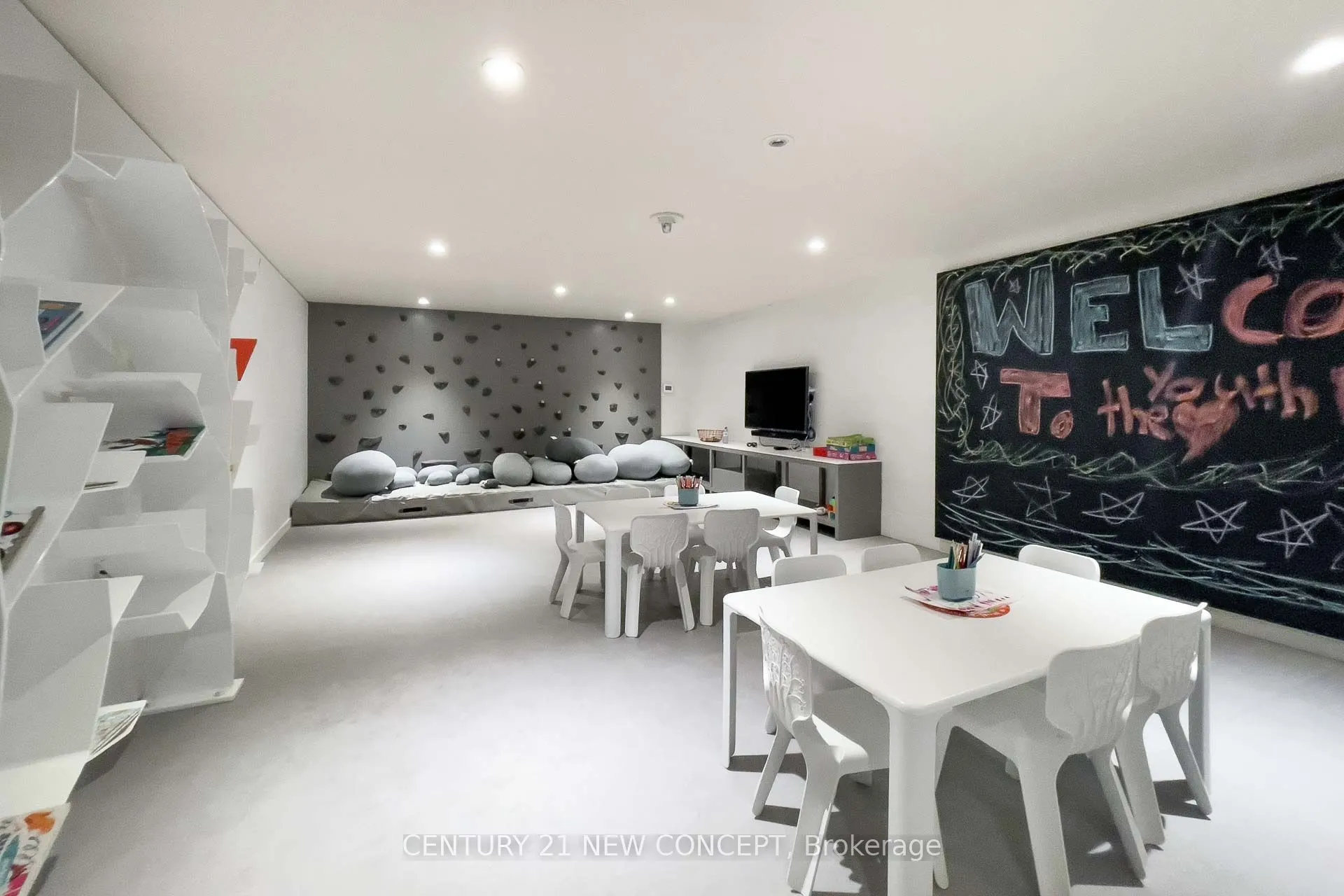 5 Soudan Avenue, #912