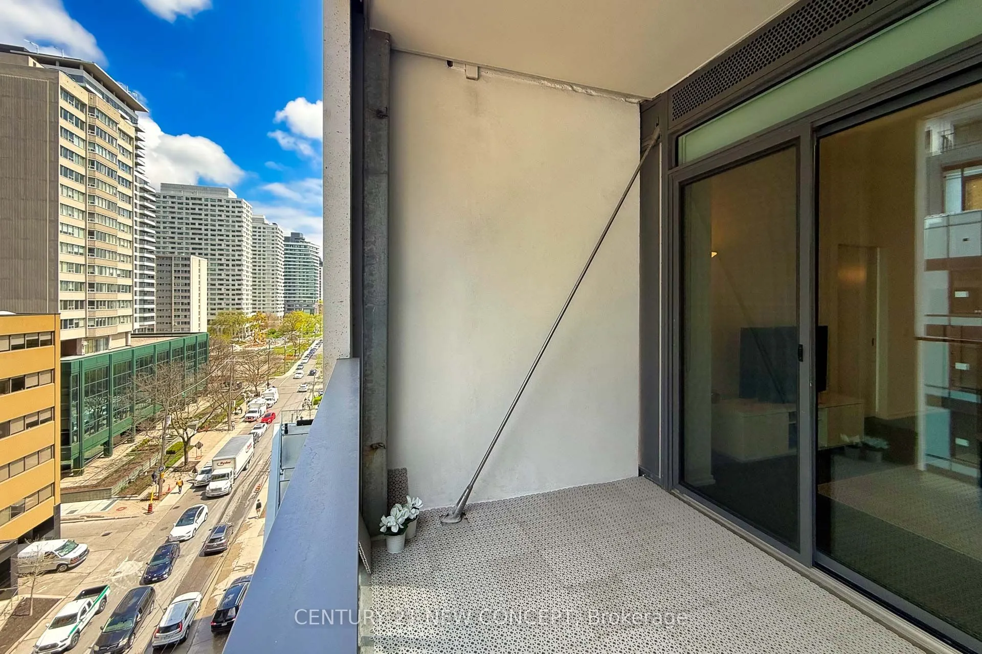 5 Soudan Avenue, #912