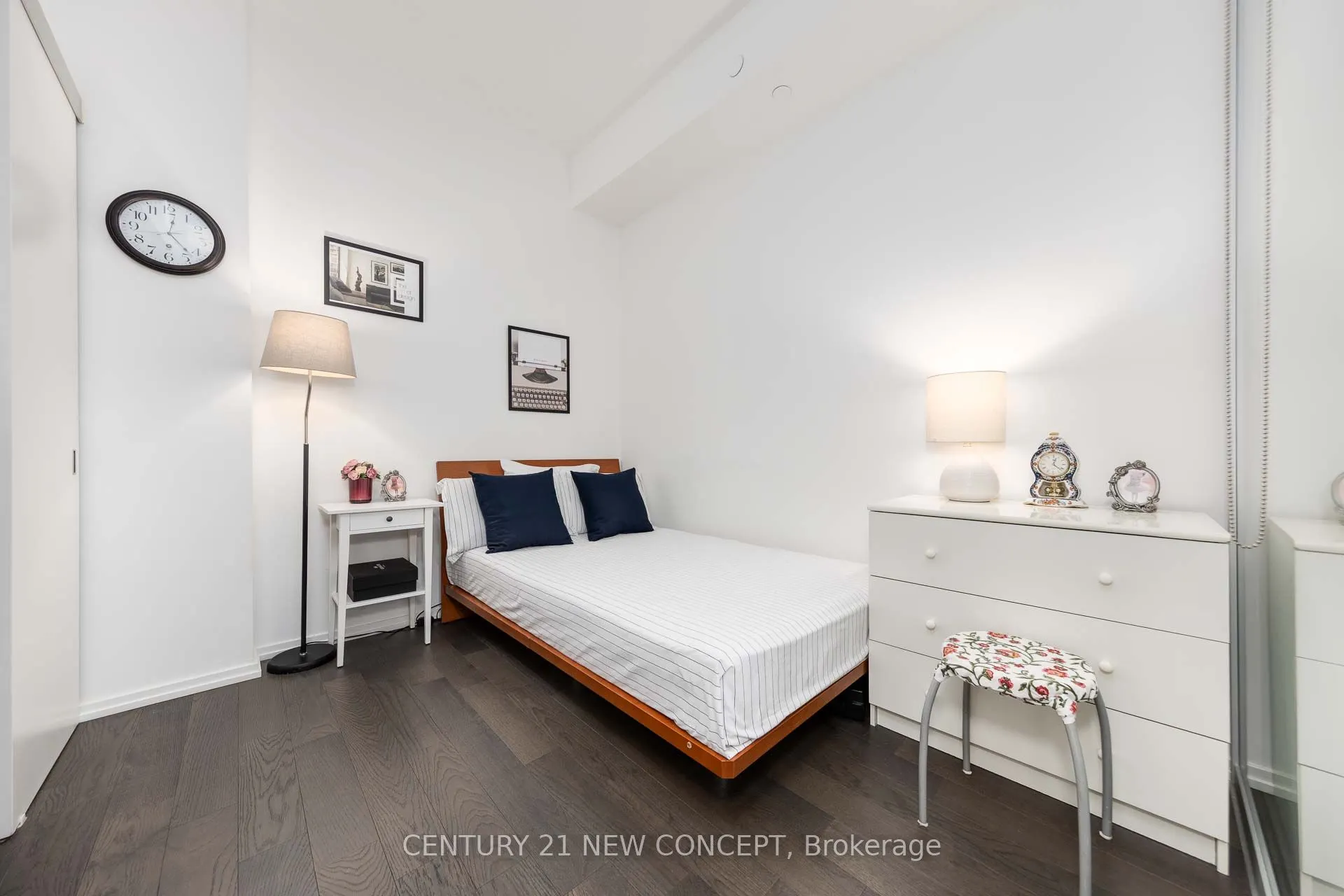 5 Soudan Avenue, #912