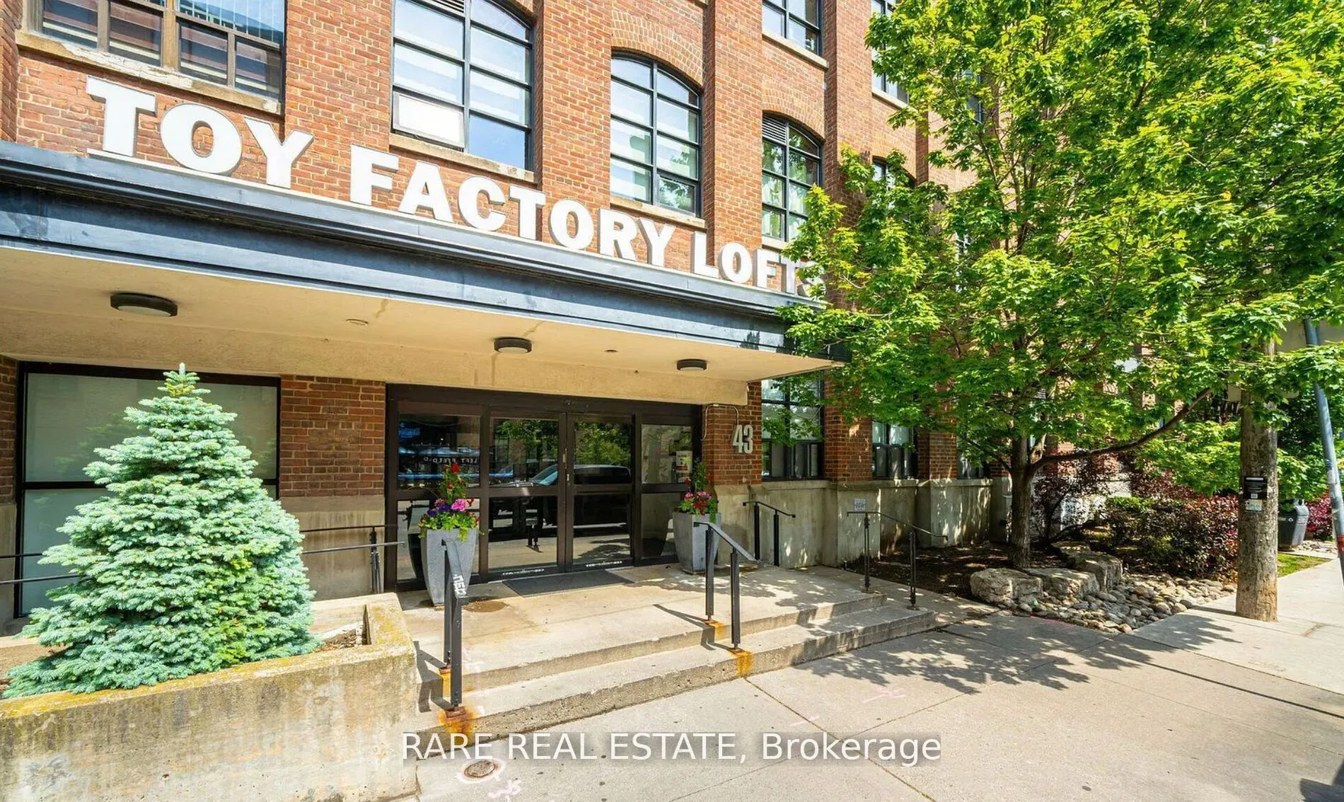 43 Hanna Avenue, #217