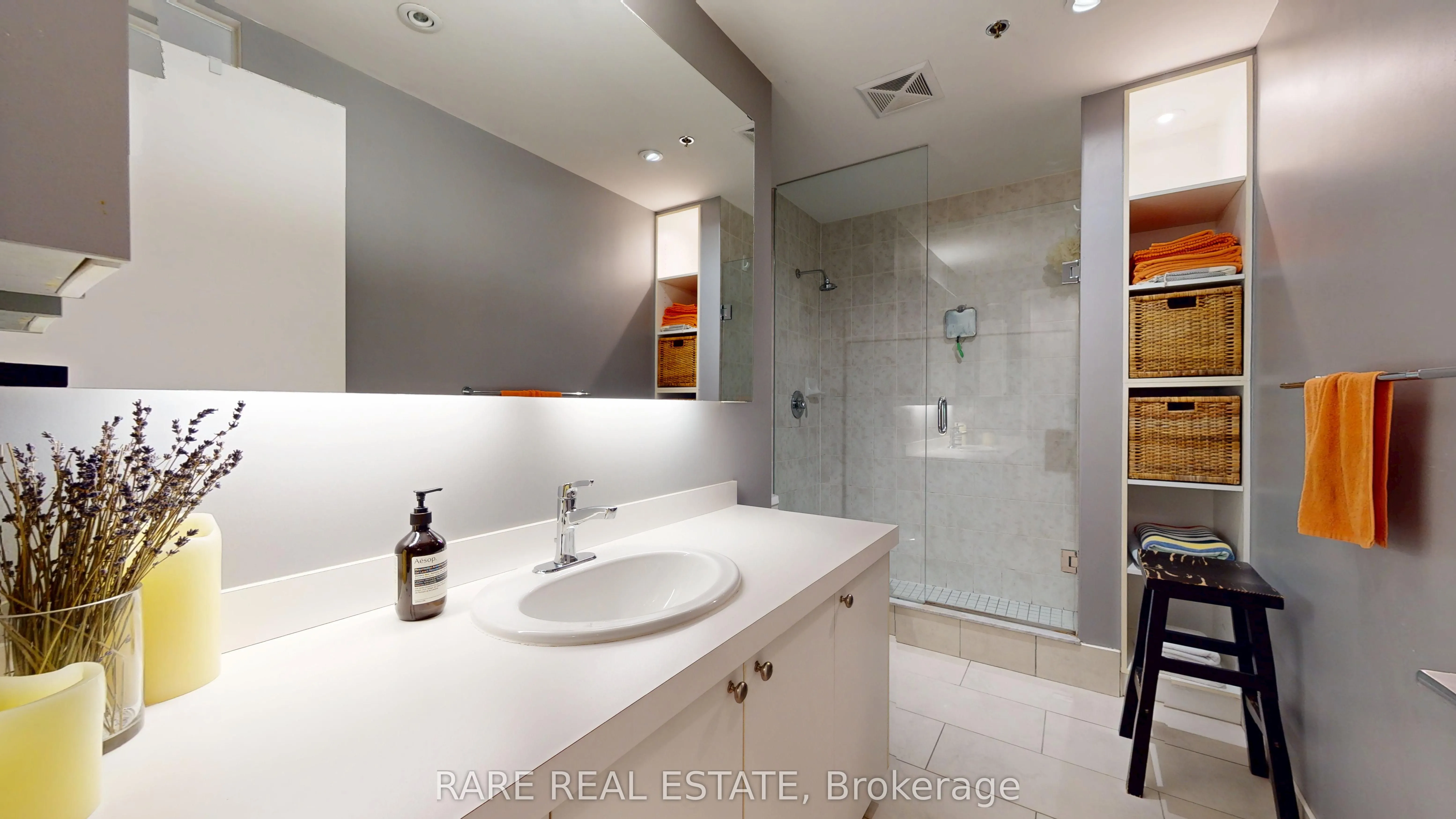 43 Hanna Avenue, #217