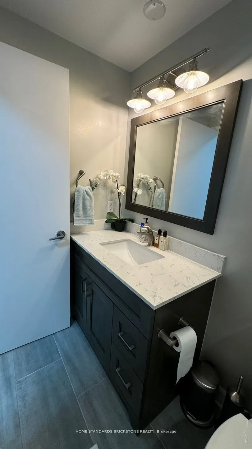 832 Bay Street, #1708