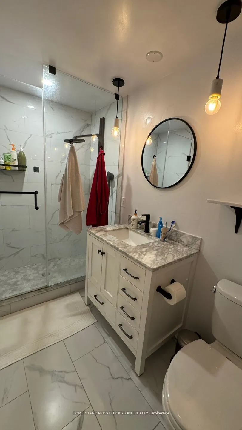 832 Bay Street, #1708