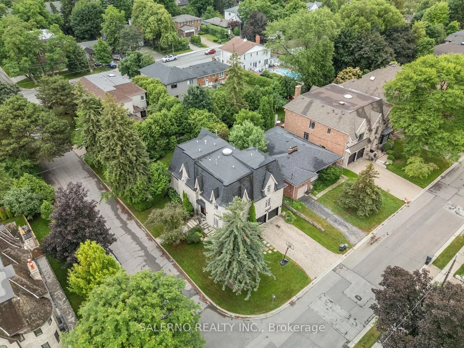 69 Munro Boulevard
