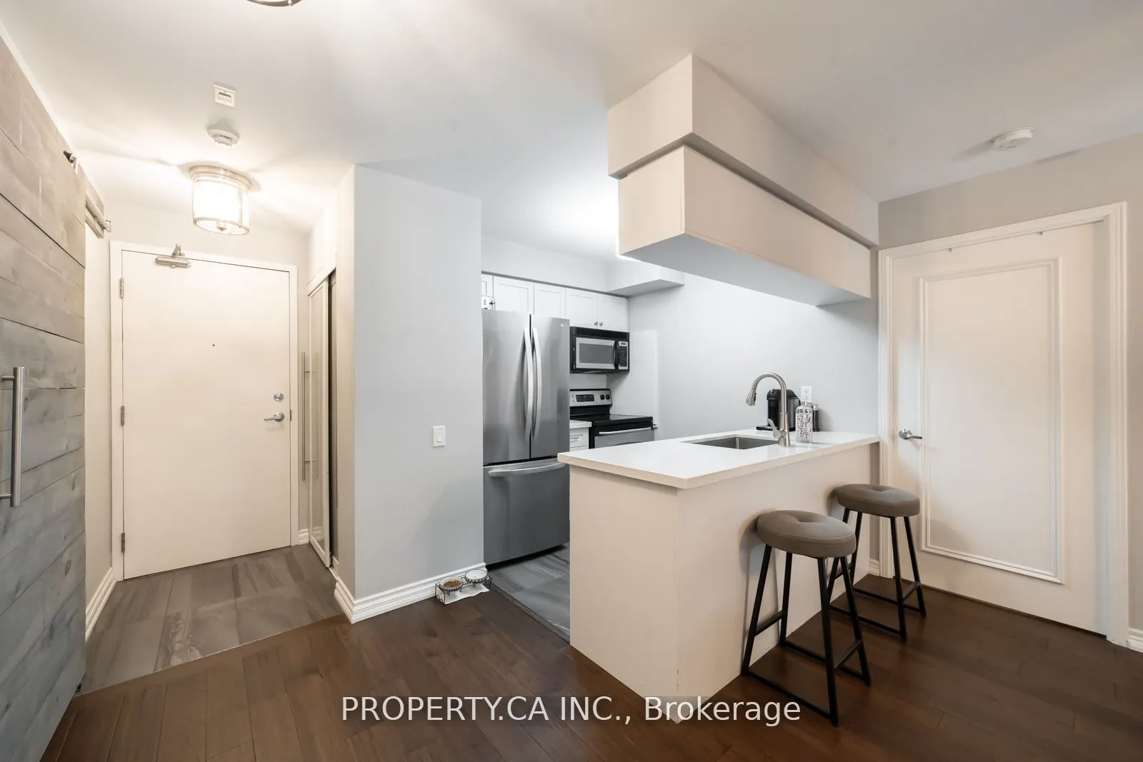 60 St Clair Avenue W, #202
