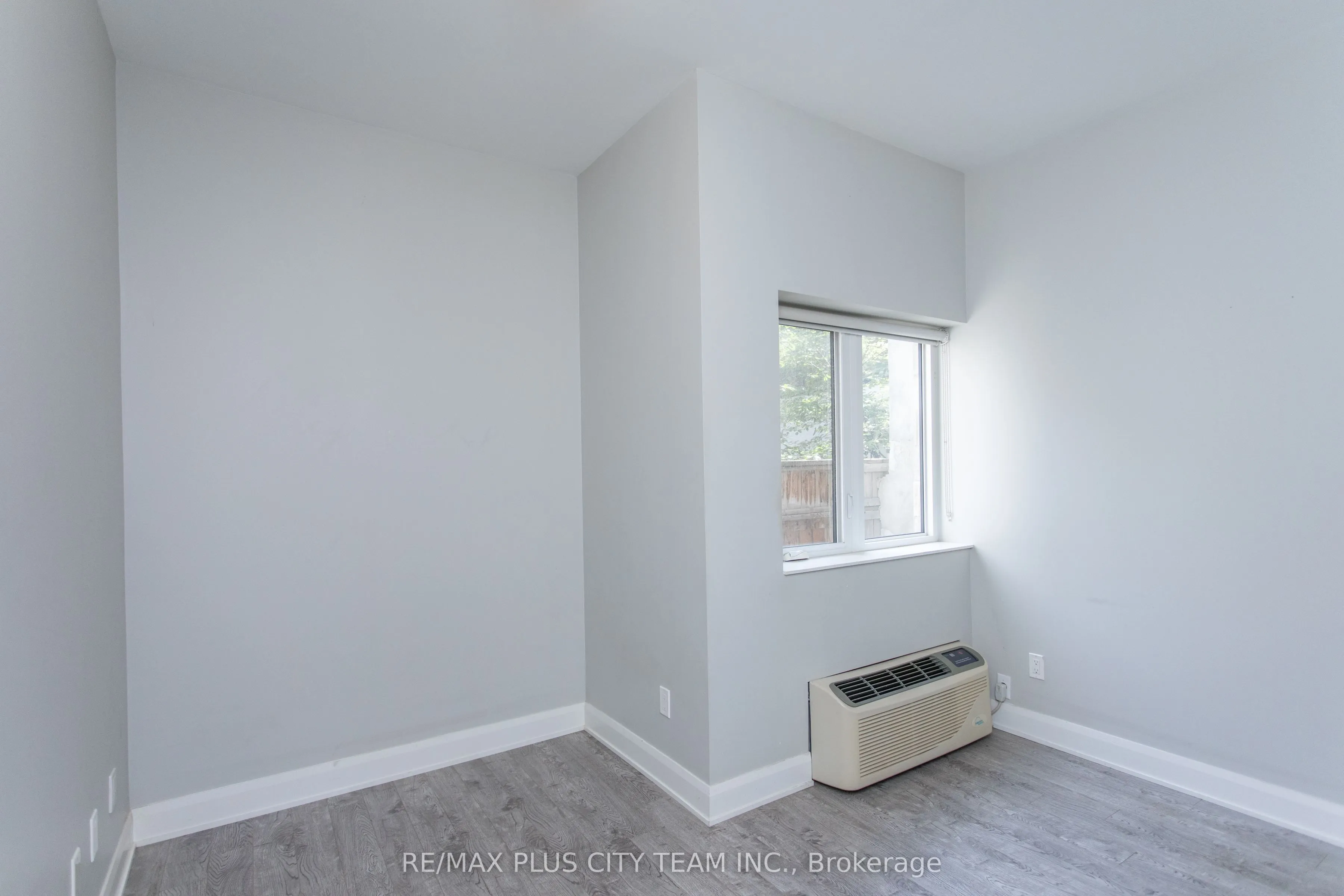 686 Bathurst Street, #107