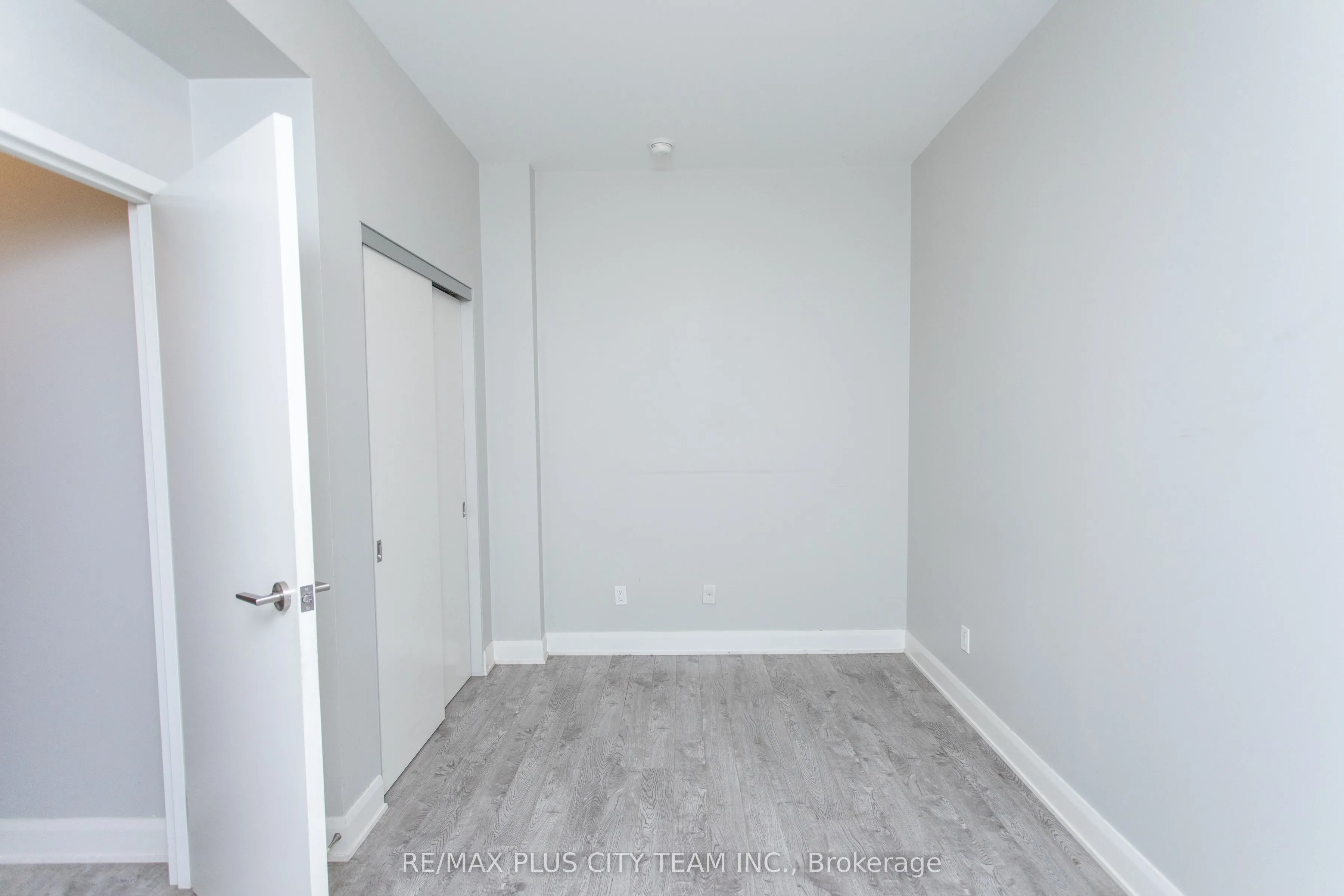 686 Bathurst Street, #107