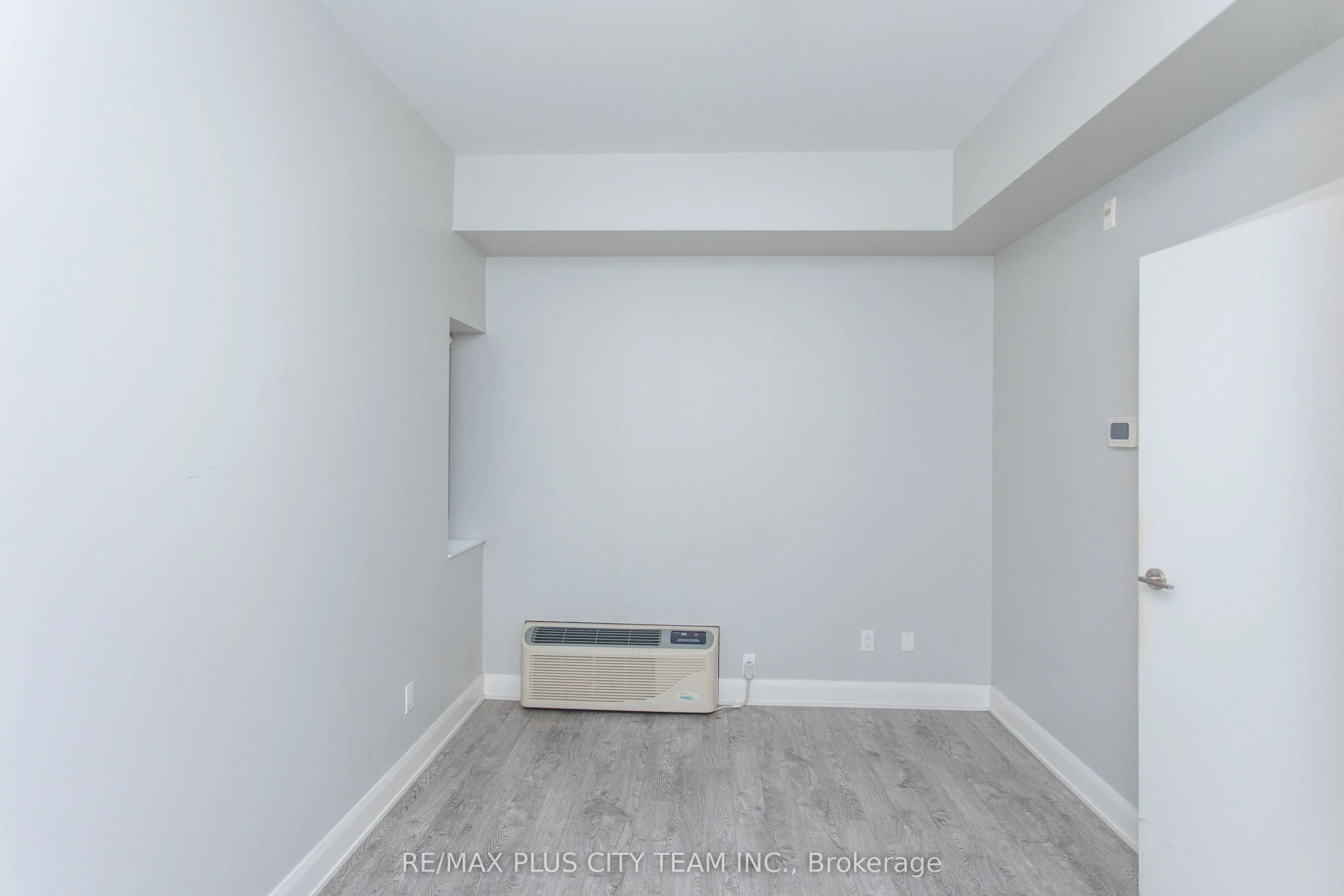 686 Bathurst Street, #107