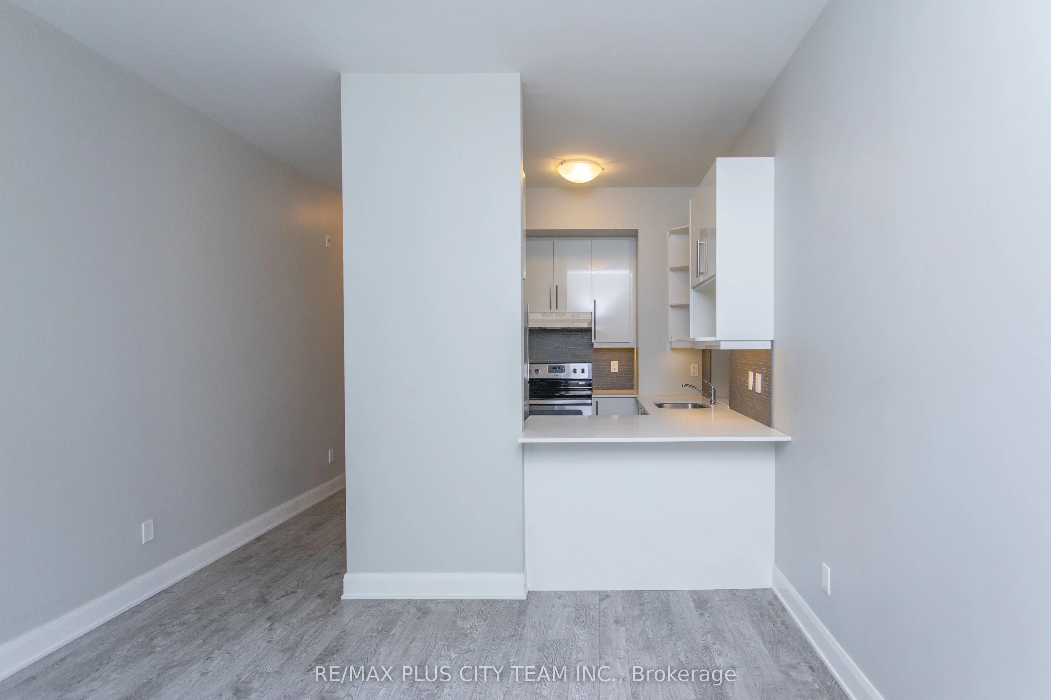 686 Bathurst Street, #107