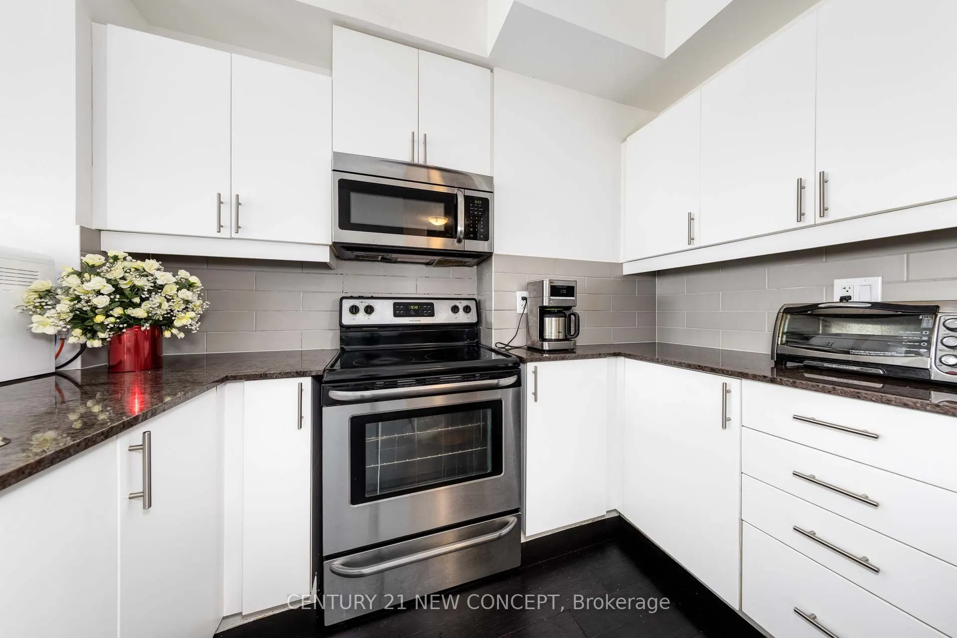 17 Kenaston Gardens, #615