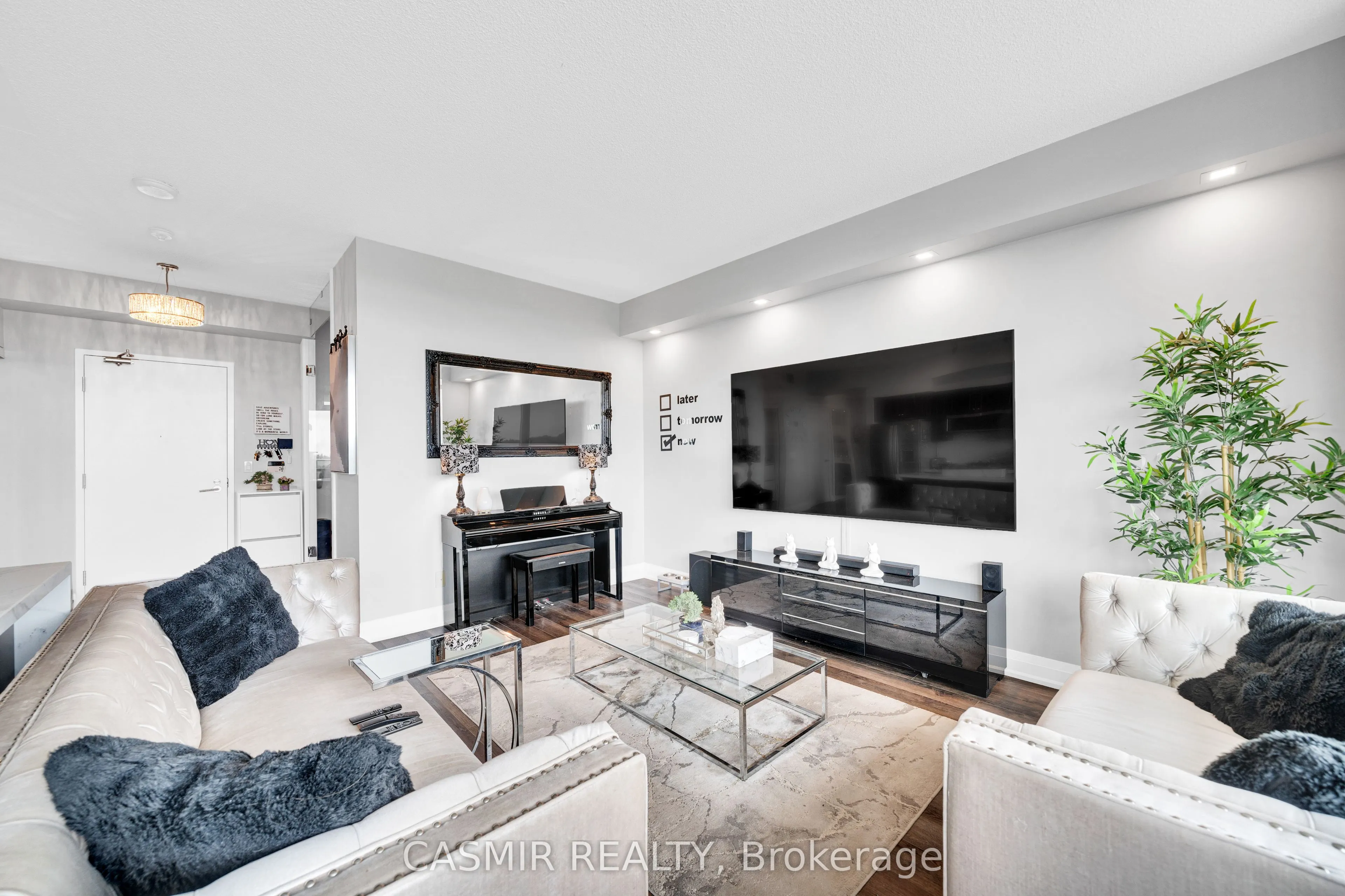 215 Fort York Boulevard, #707