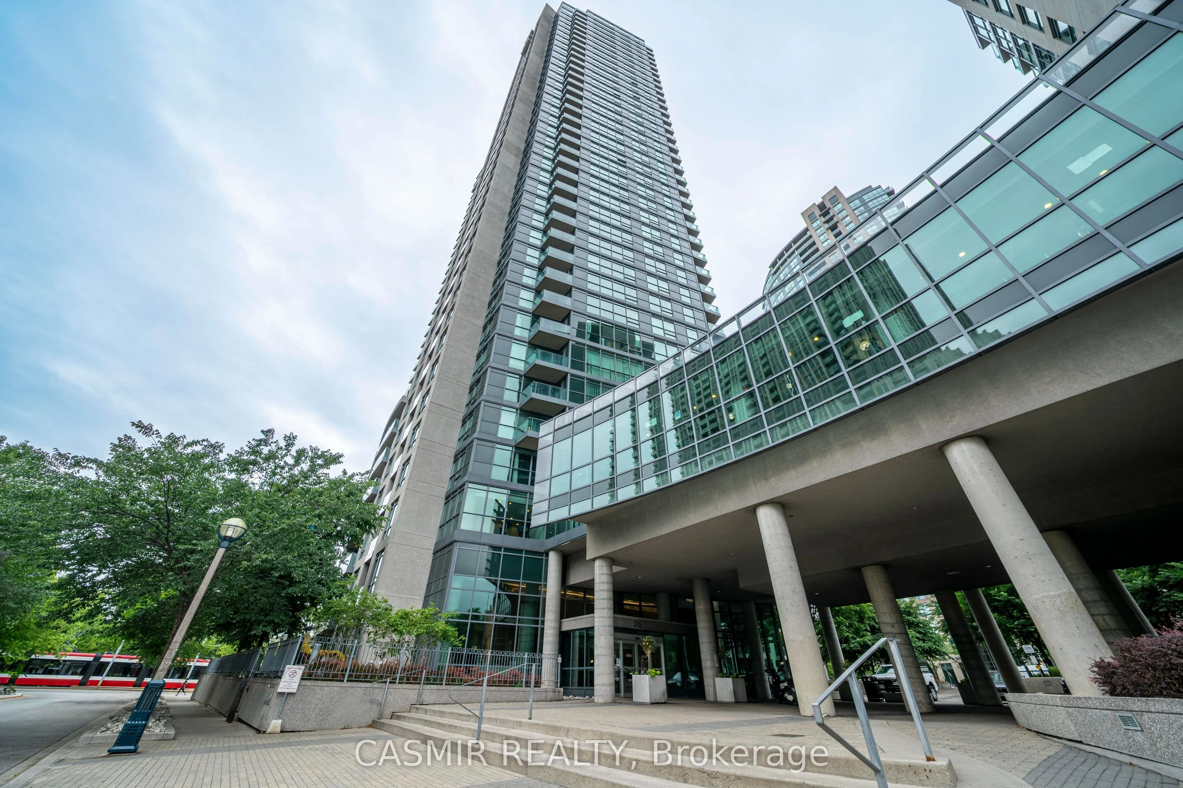 215 Fort York Boulevard, #707