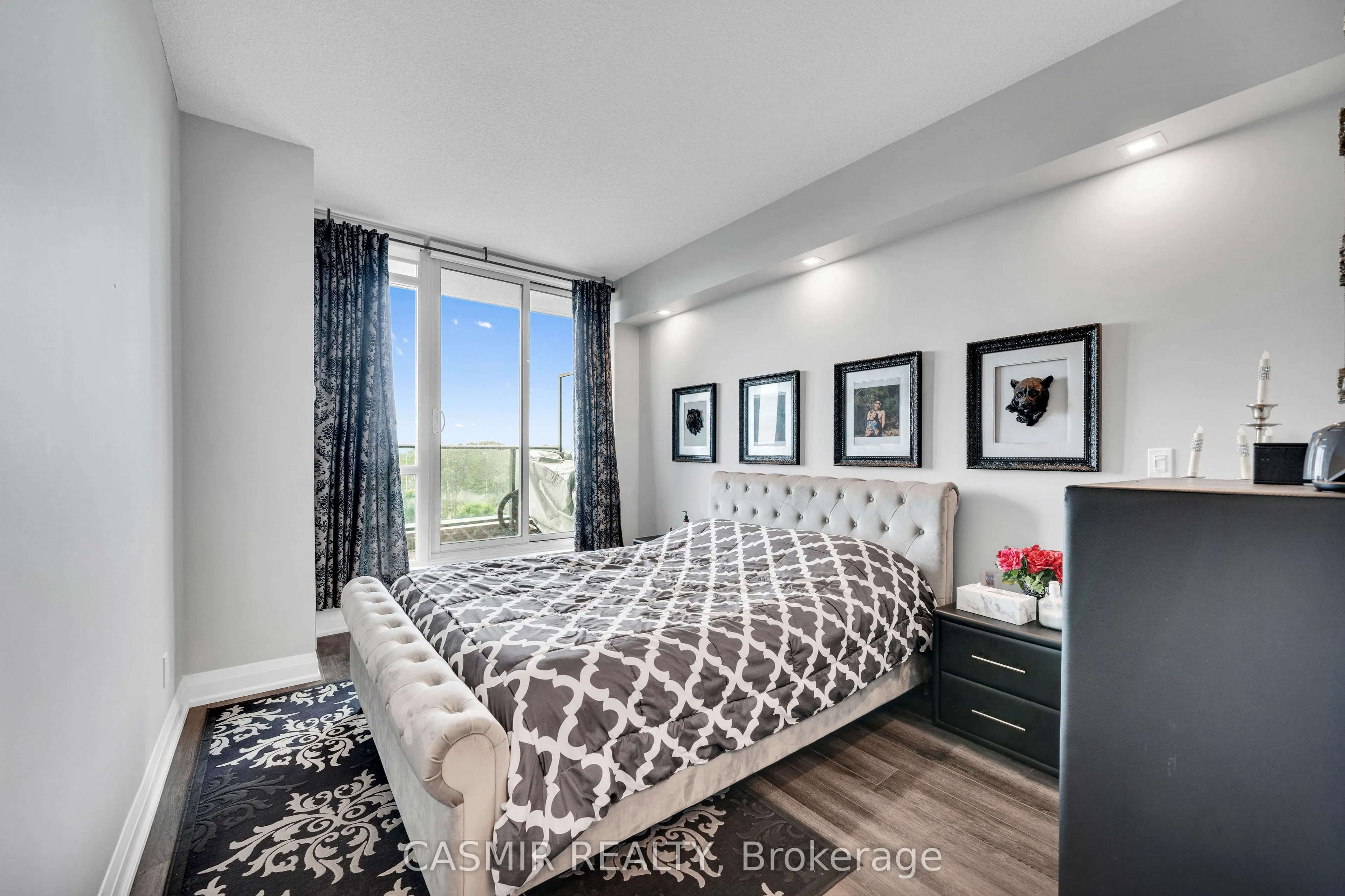 215 Fort York Boulevard, #707