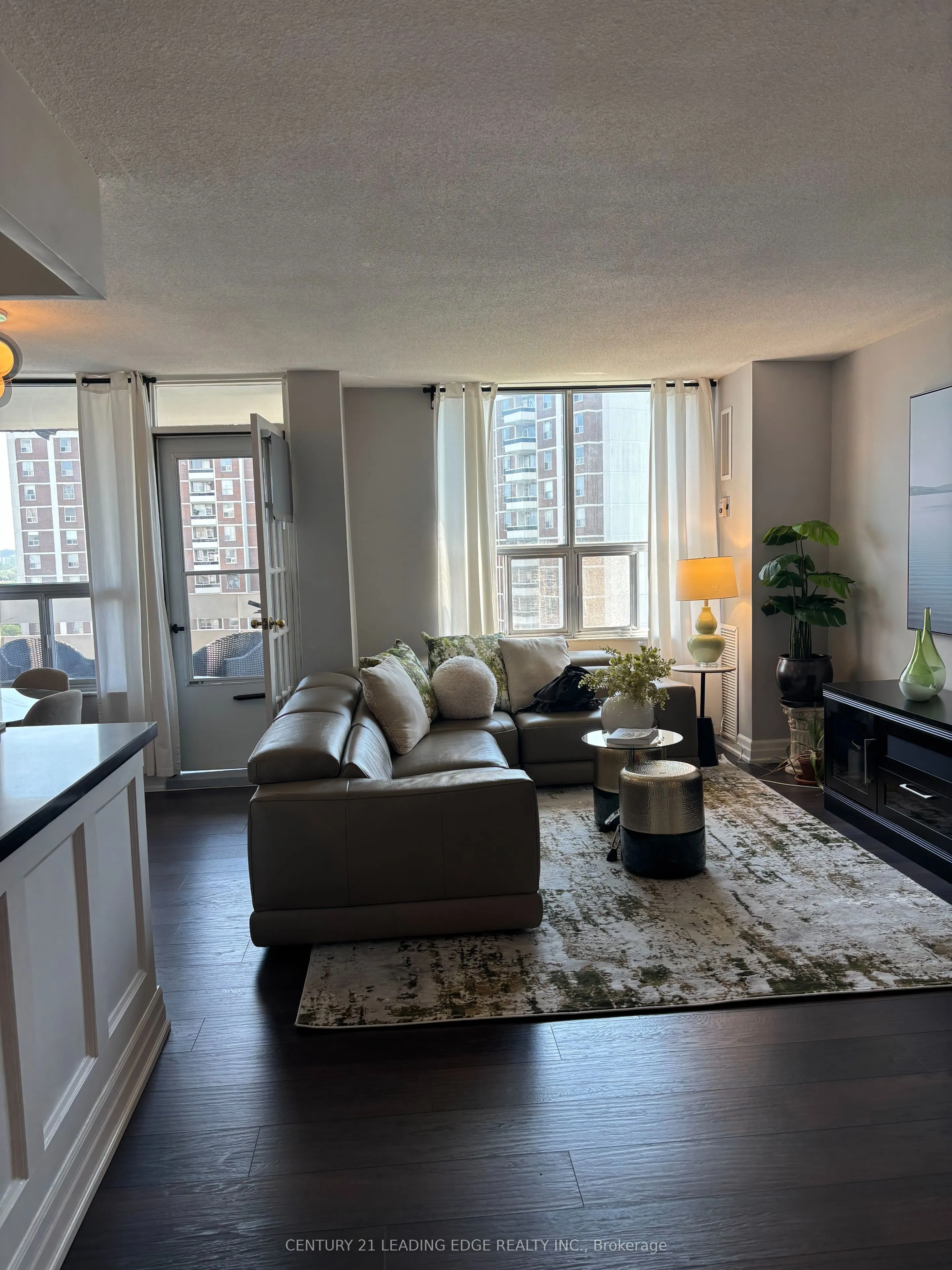 10 Edgecliff Golfway, #1704