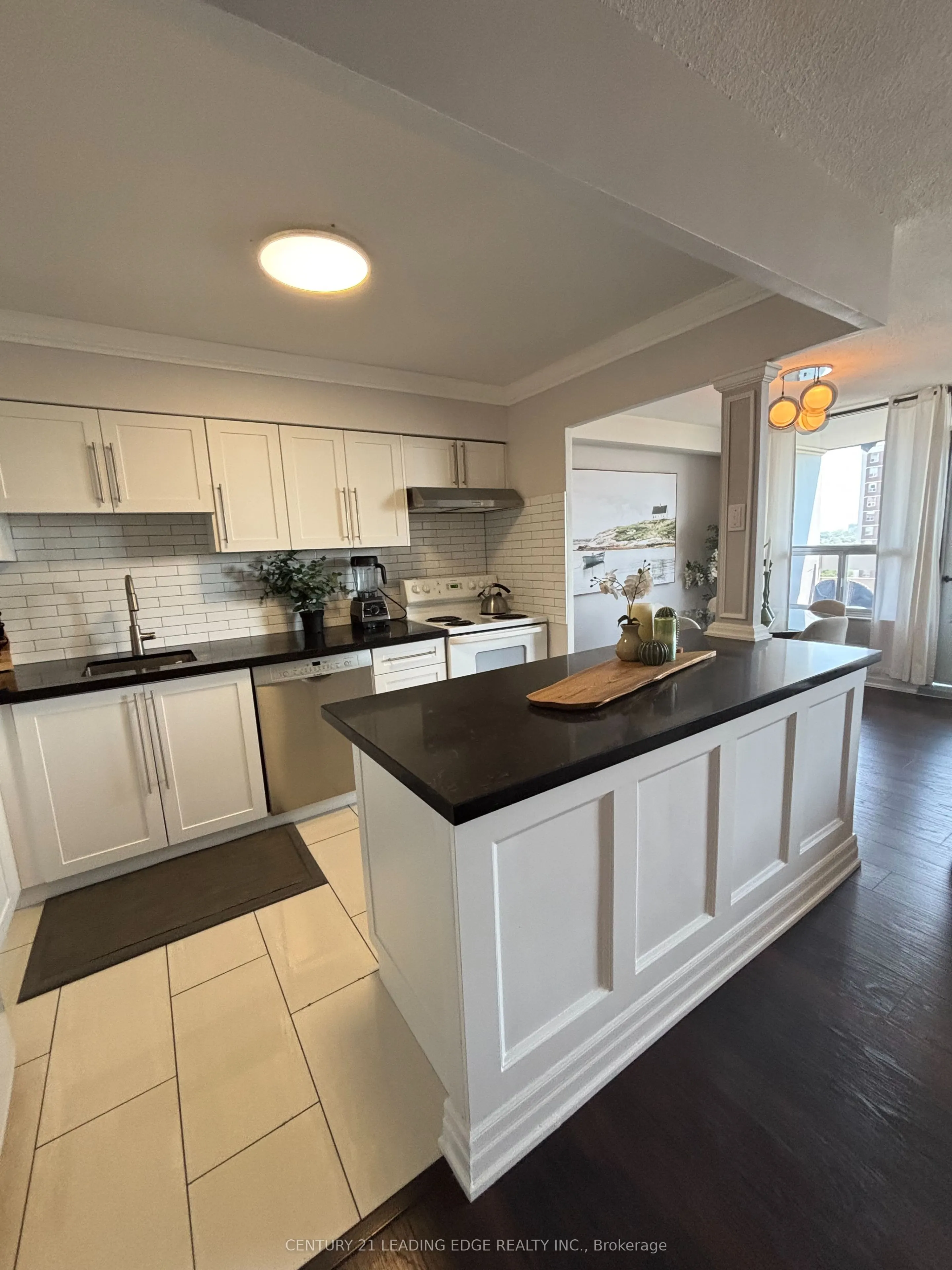 10 Edgecliff Golfway, #1704